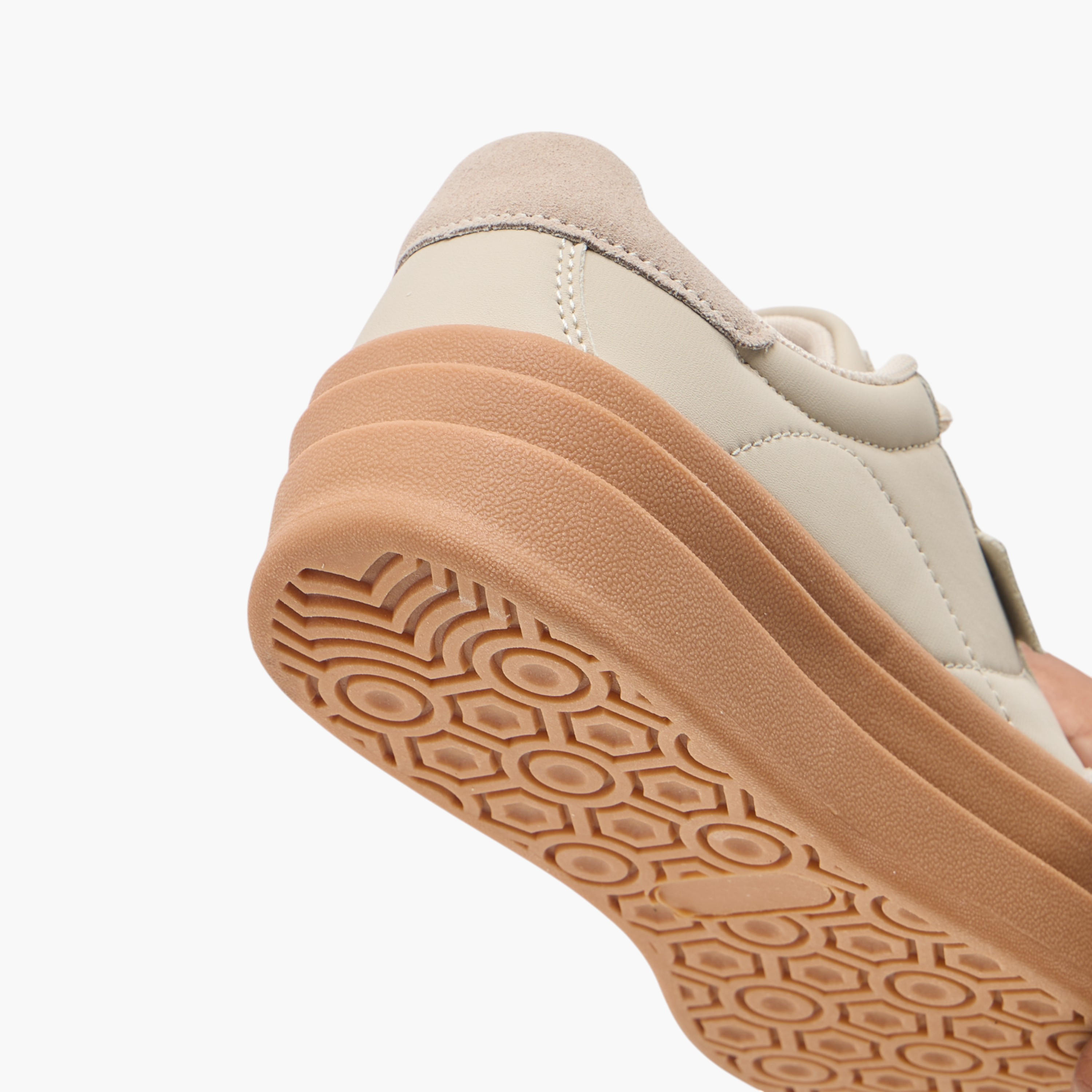 حذاء سنيكرز بألواح ورباط إغلاق للنساء من سامبا-women-shoes-sneakers-image-4