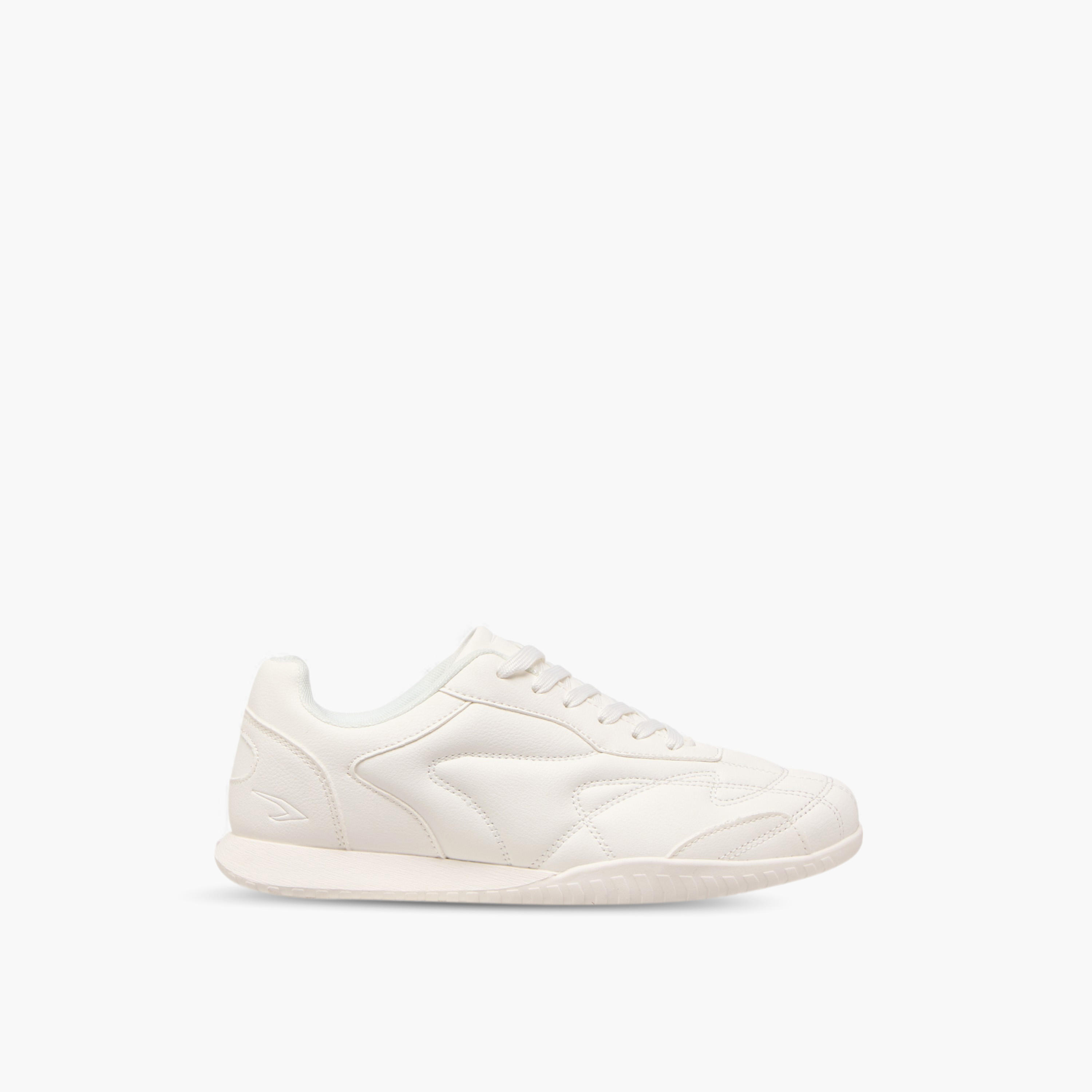 حذاء رياضي برباط إغلاق وتفاصيل شعار من داش-women-shoes-sports-image-5