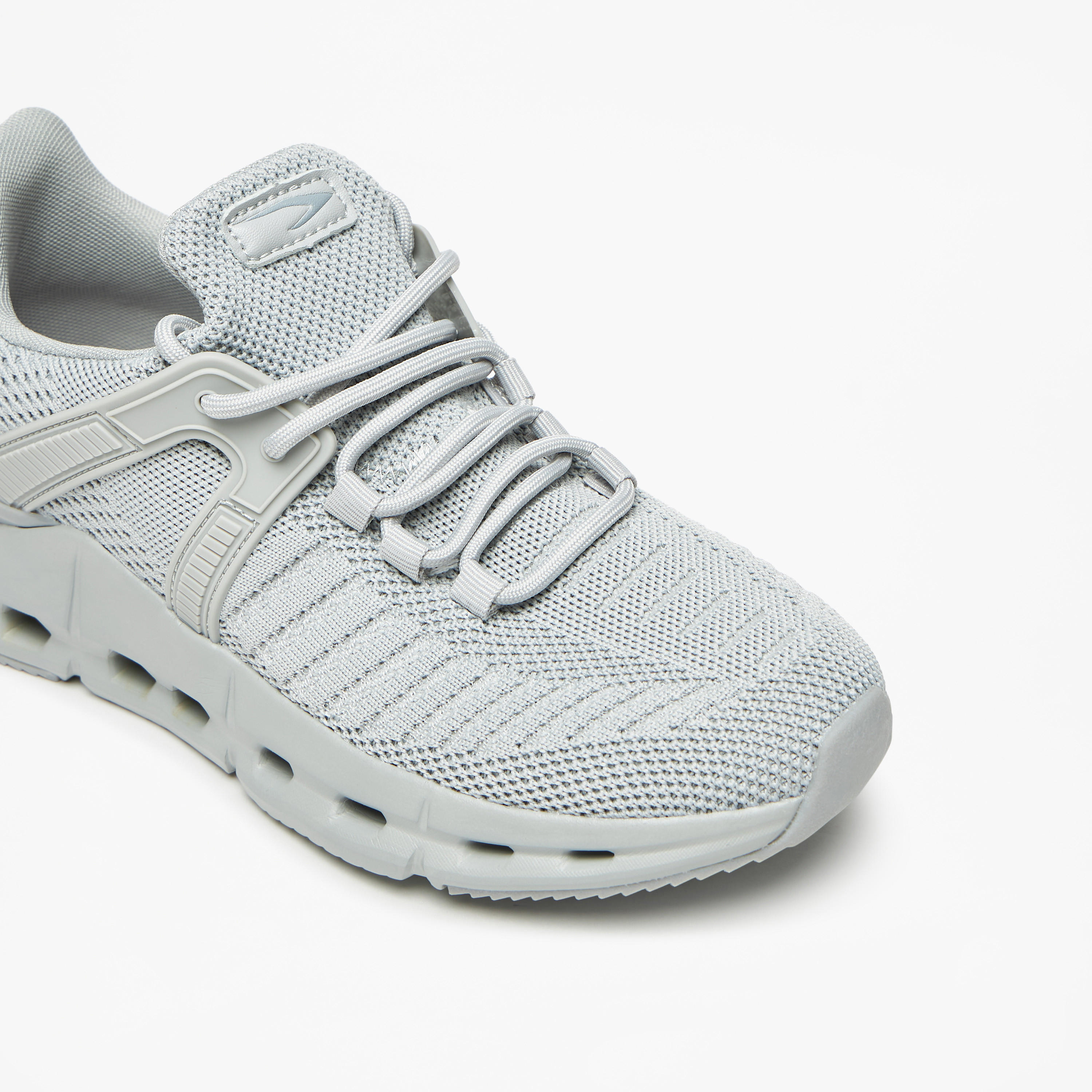 حذاء رياضي بارز الملمس برباط إغلاق من داش-women-shoes-sneakers-image-4