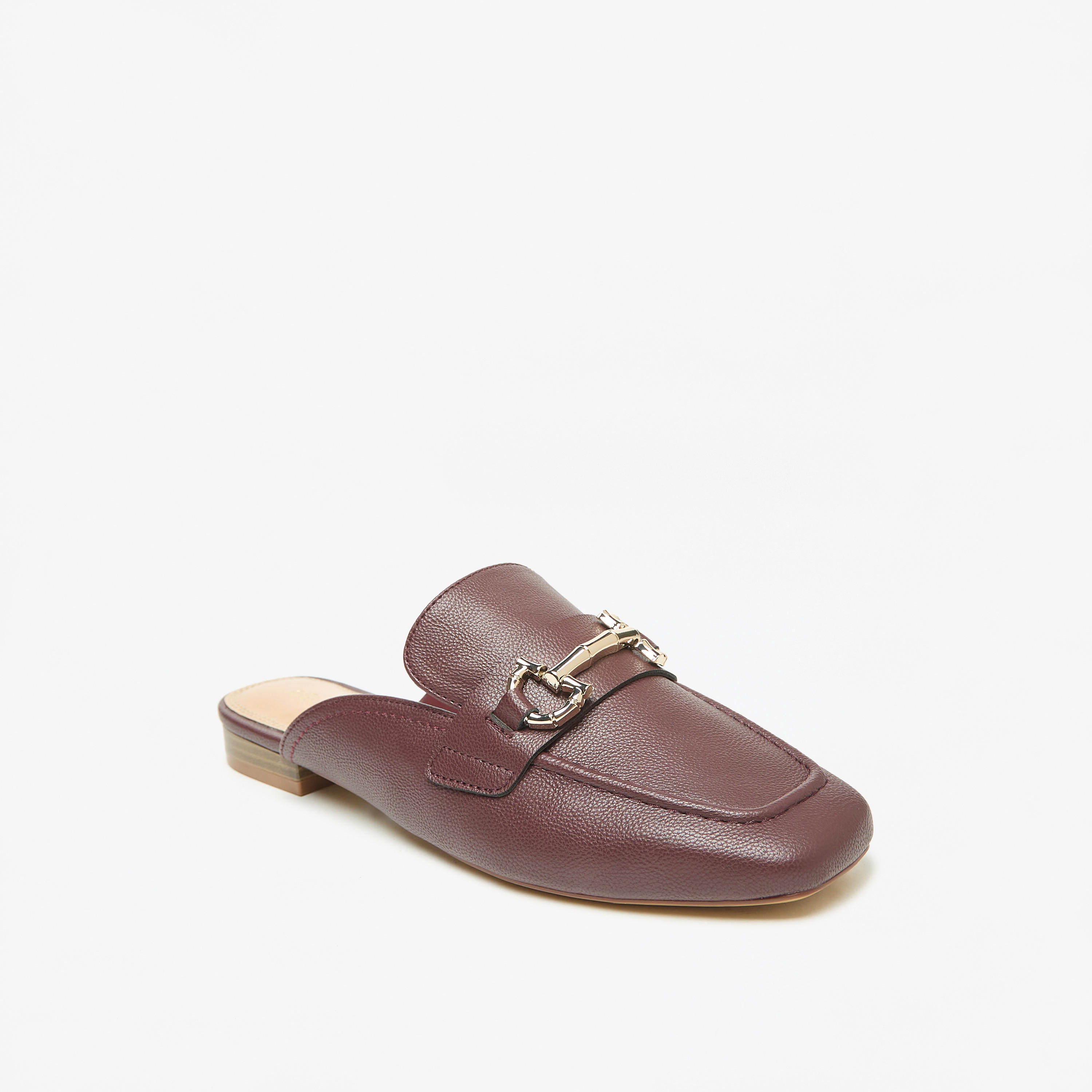 حذاء ميول سادة سهل الارتداء بزينة ميتاليك للنساء من سيليست-women-shoes-flats-mules-image-7