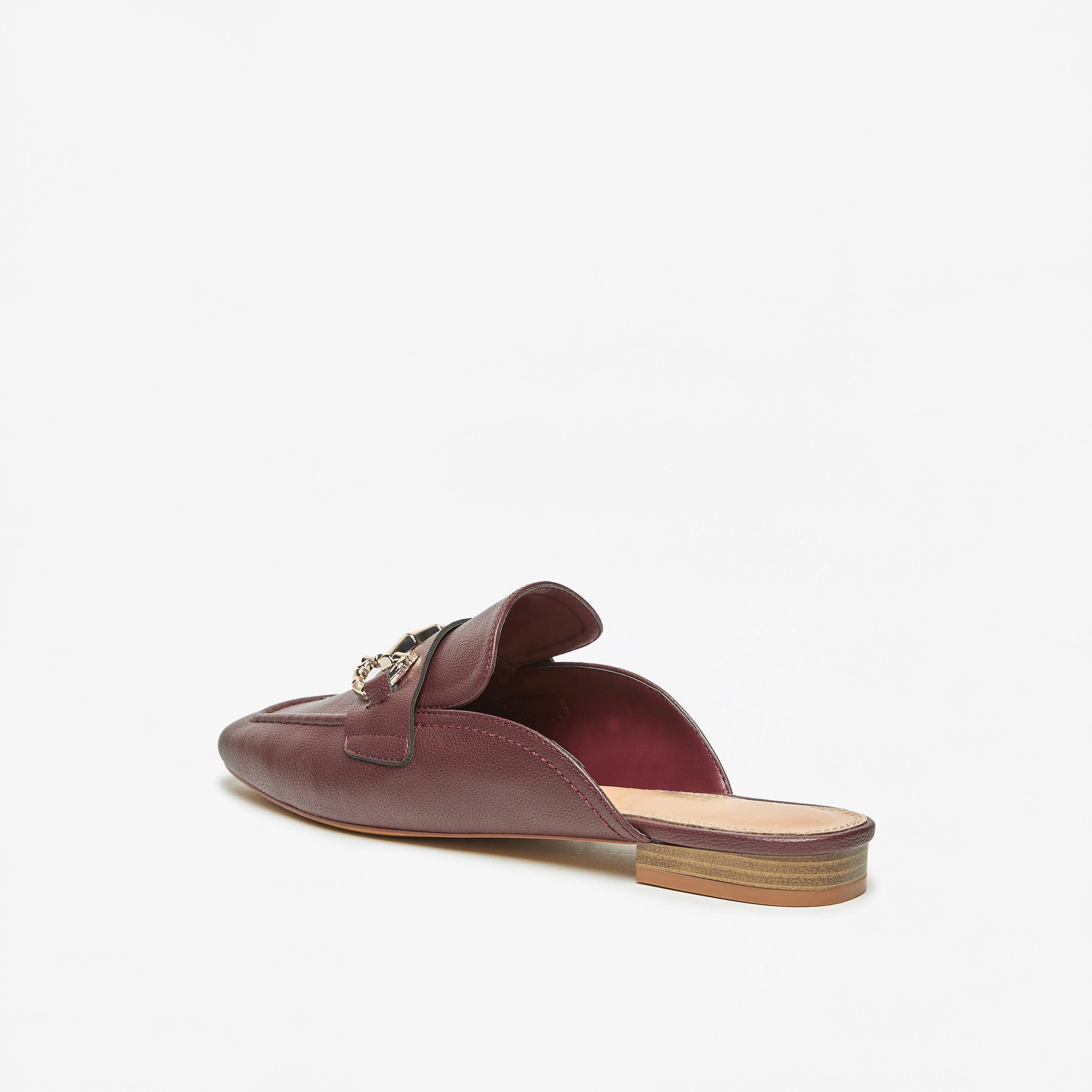 حذاء ميول سادة سهل الارتداء بزينة ميتاليك للنساء من سيليست-women-shoes-flats-mules-image-9
