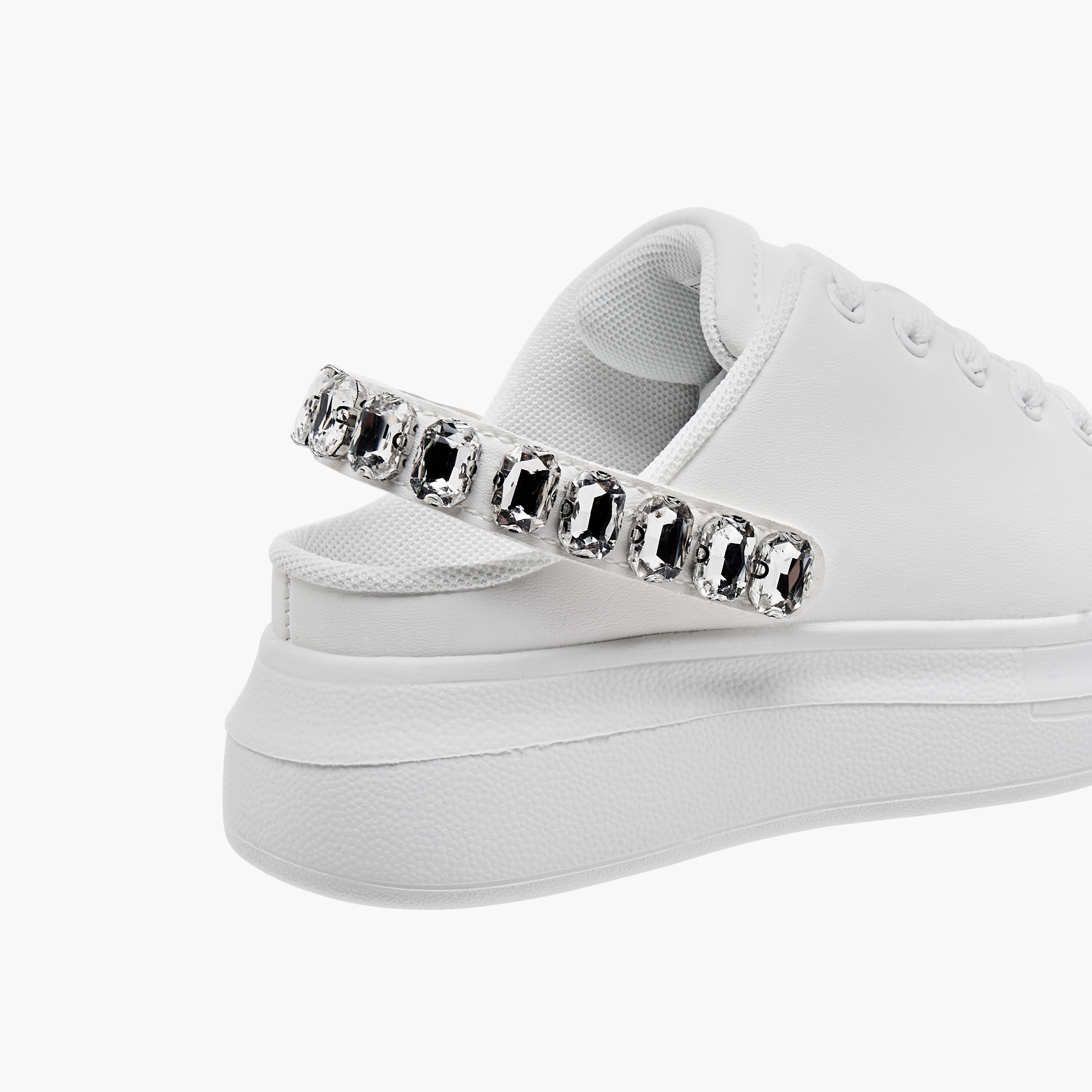 حذاء سنيكرز مزين بتفاصيل رباط من سيليست-girls-shoes-sneakers-image-6