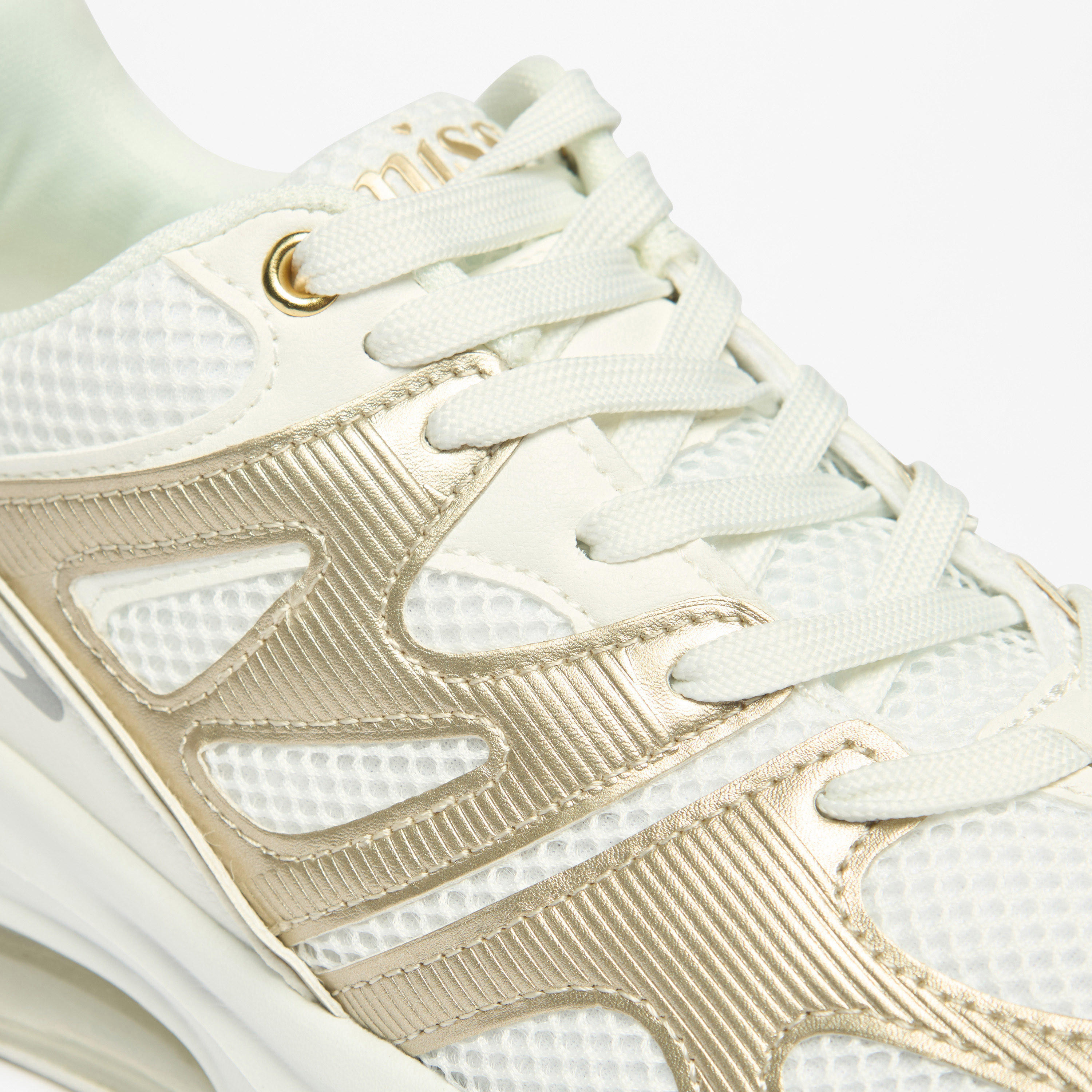 حذاء سنيكرز بِألواح ورباط إغلاق من ميسي-women-shoes-sneakers-image-5