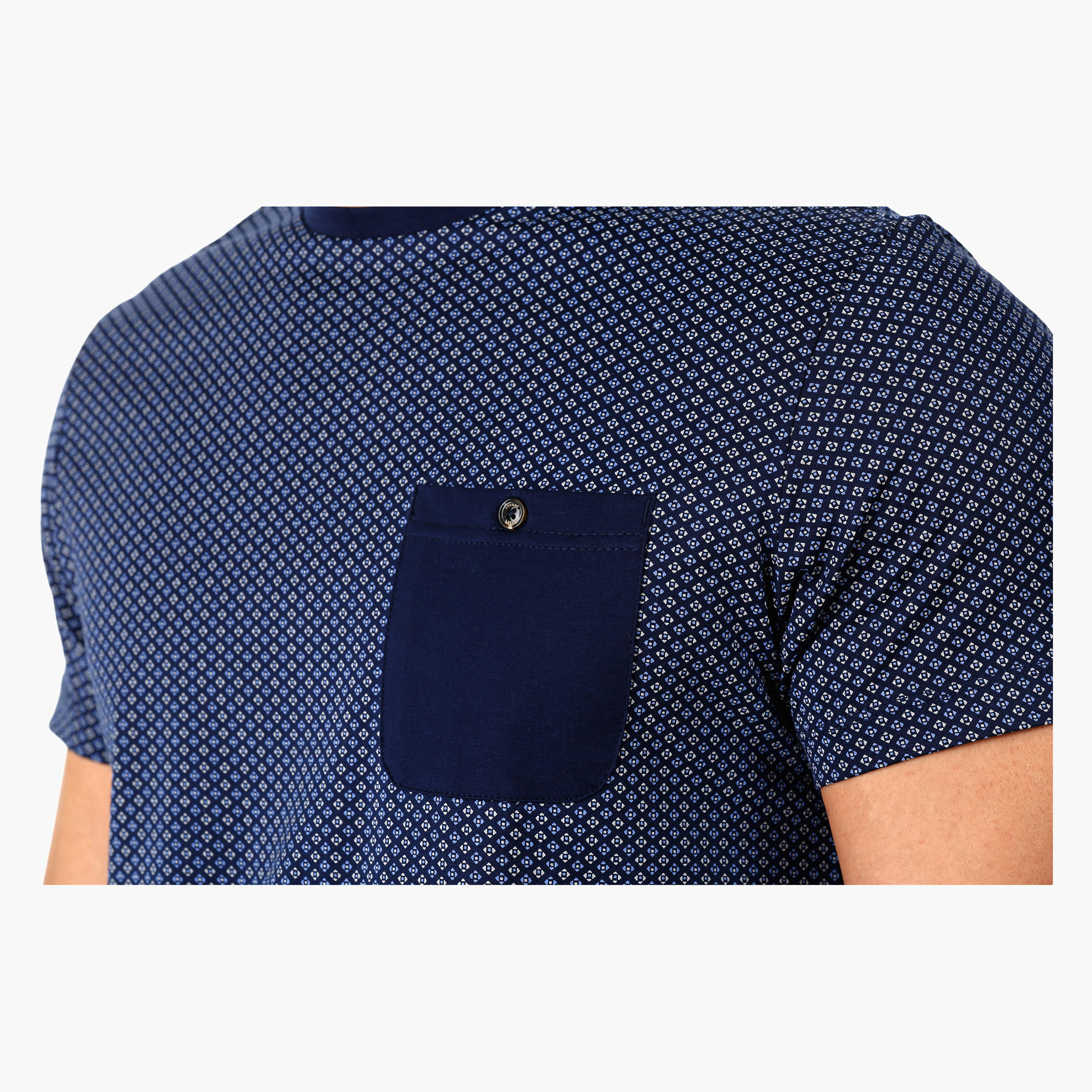 L'Homme Casual T-Shirt with Short Sleeves in Regular Fit-men-clothing-tshirtsandpolos-tshirts-image-4