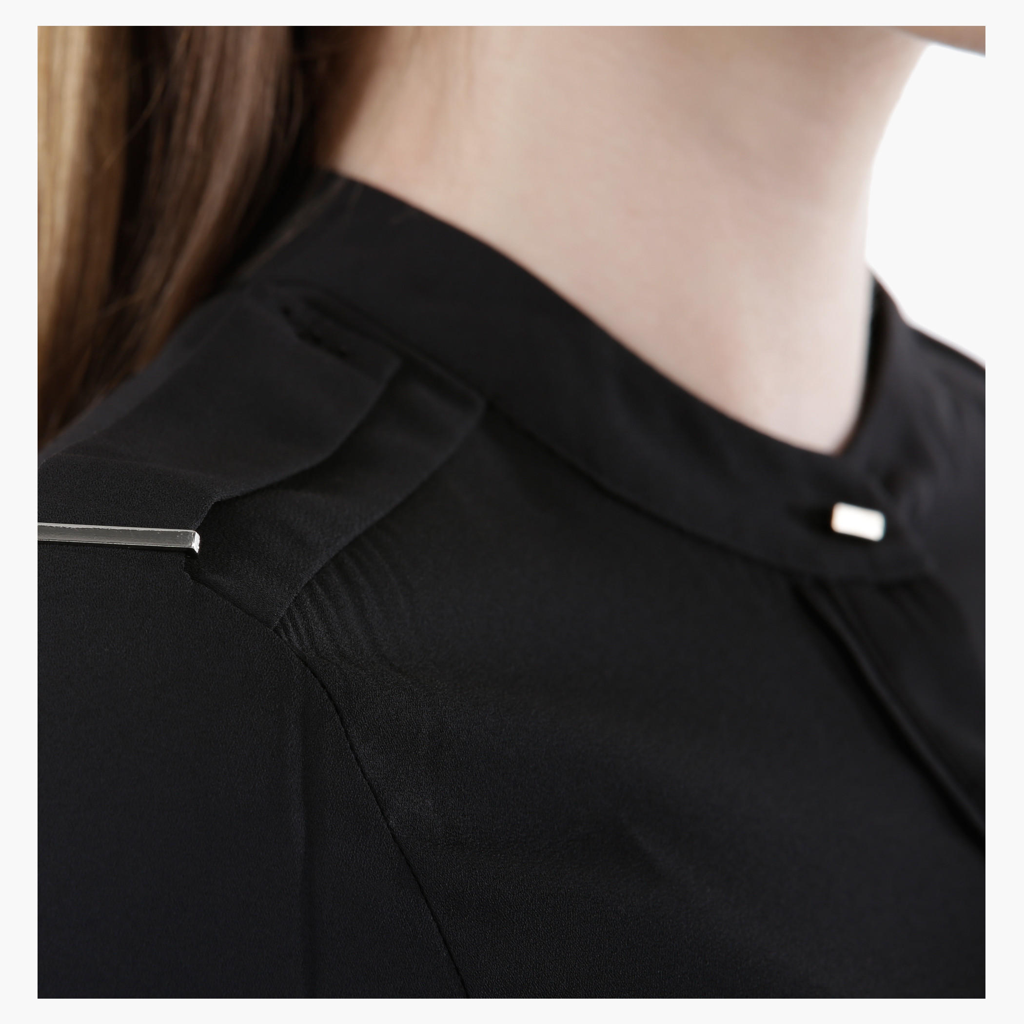 Crop Top in Regular Fit-women-clothing-shirtsandblouses-blouses-image-4