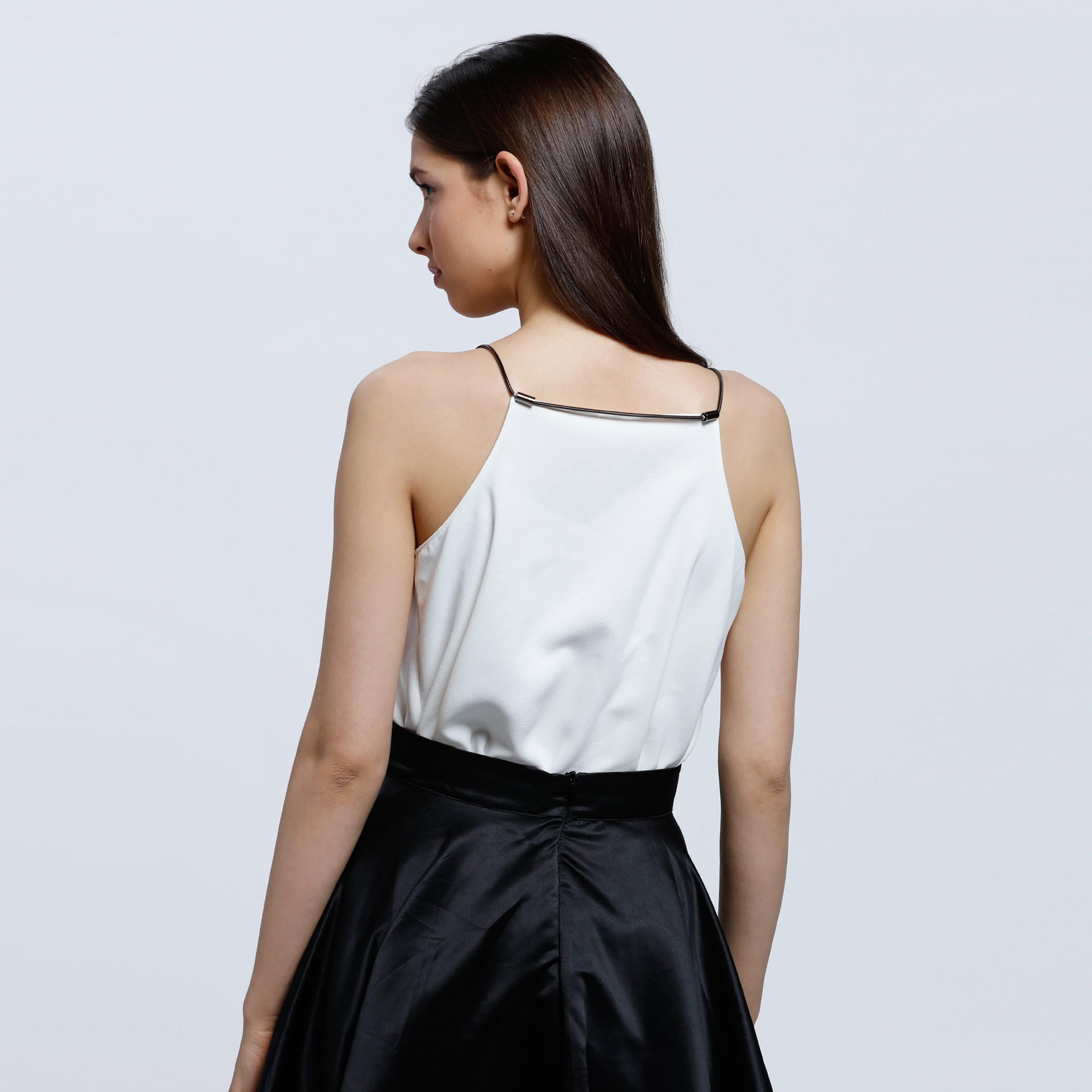 Chain Detail Sleeveless V-Neck Top-women-clothing-shirtsandblouses-blouses-image-2