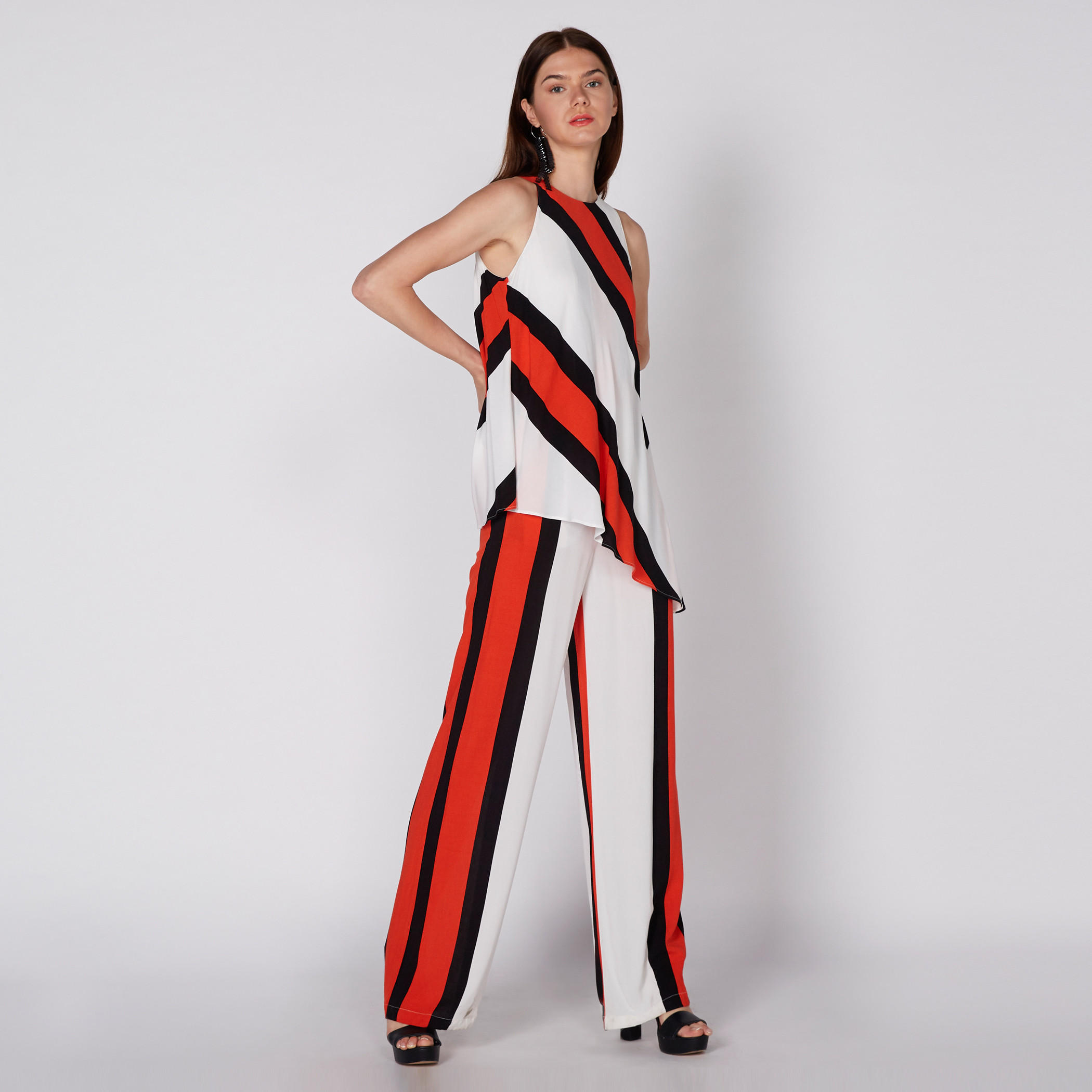 أفرول دون أكمام بطبعات ومشبك إغلاق من إيل-women-clothing-jumpsuits-image-1