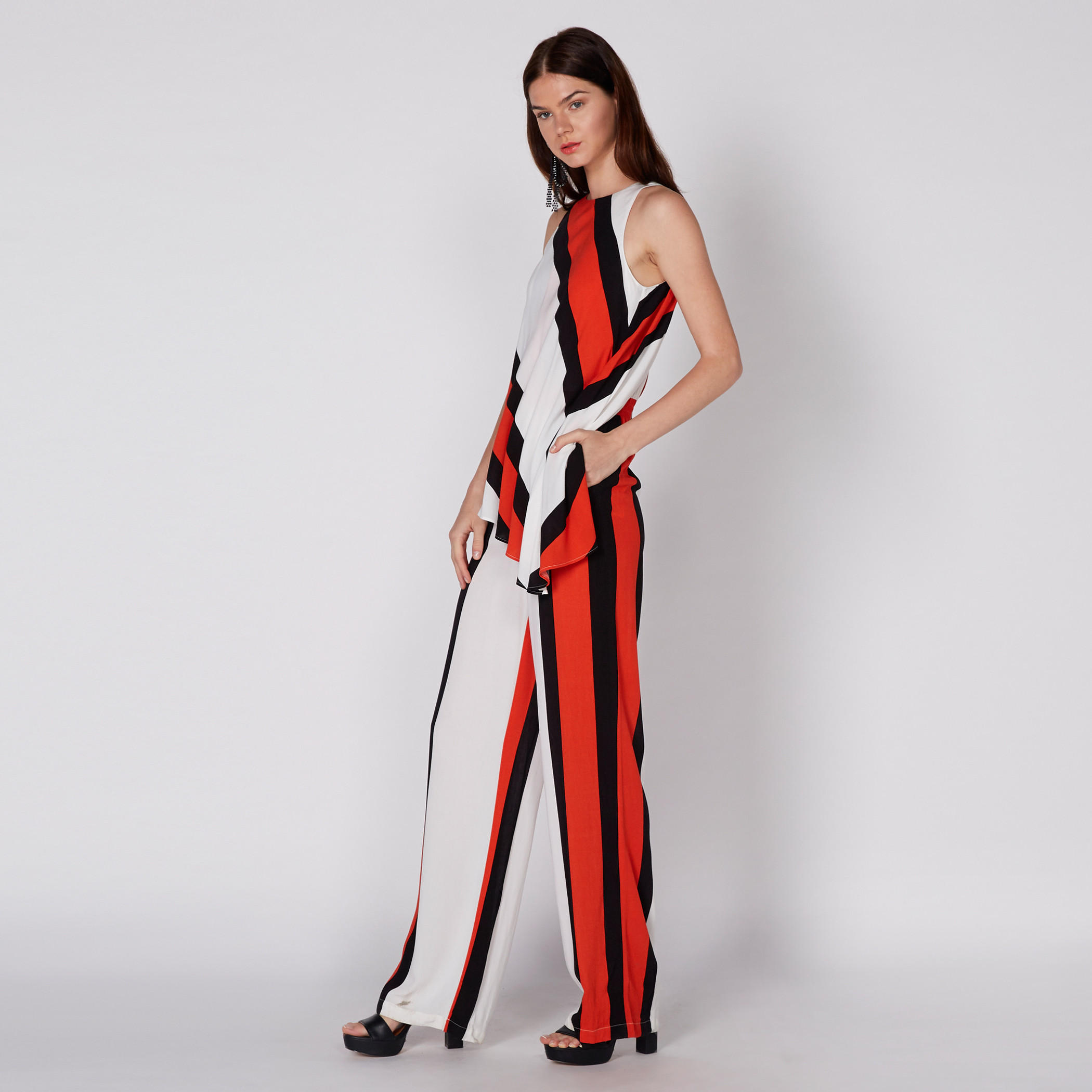 أفرول دون أكمام بطبعات ومشبك إغلاق من إيل-women-clothing-jumpsuits-image-3