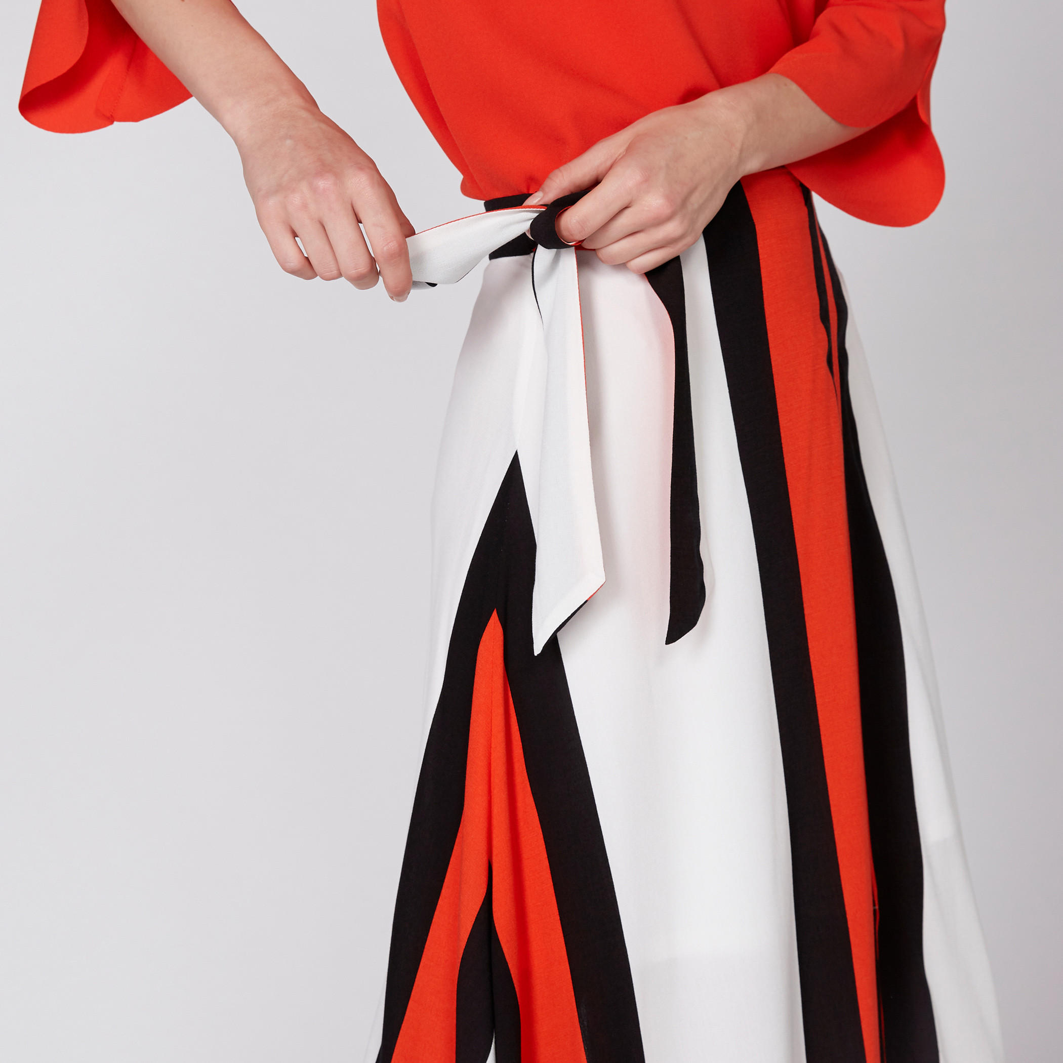 تنورة ماكسي مقلّمة برباط إغلاق من إيل-women-clothing-bottoms-skirts-image-3