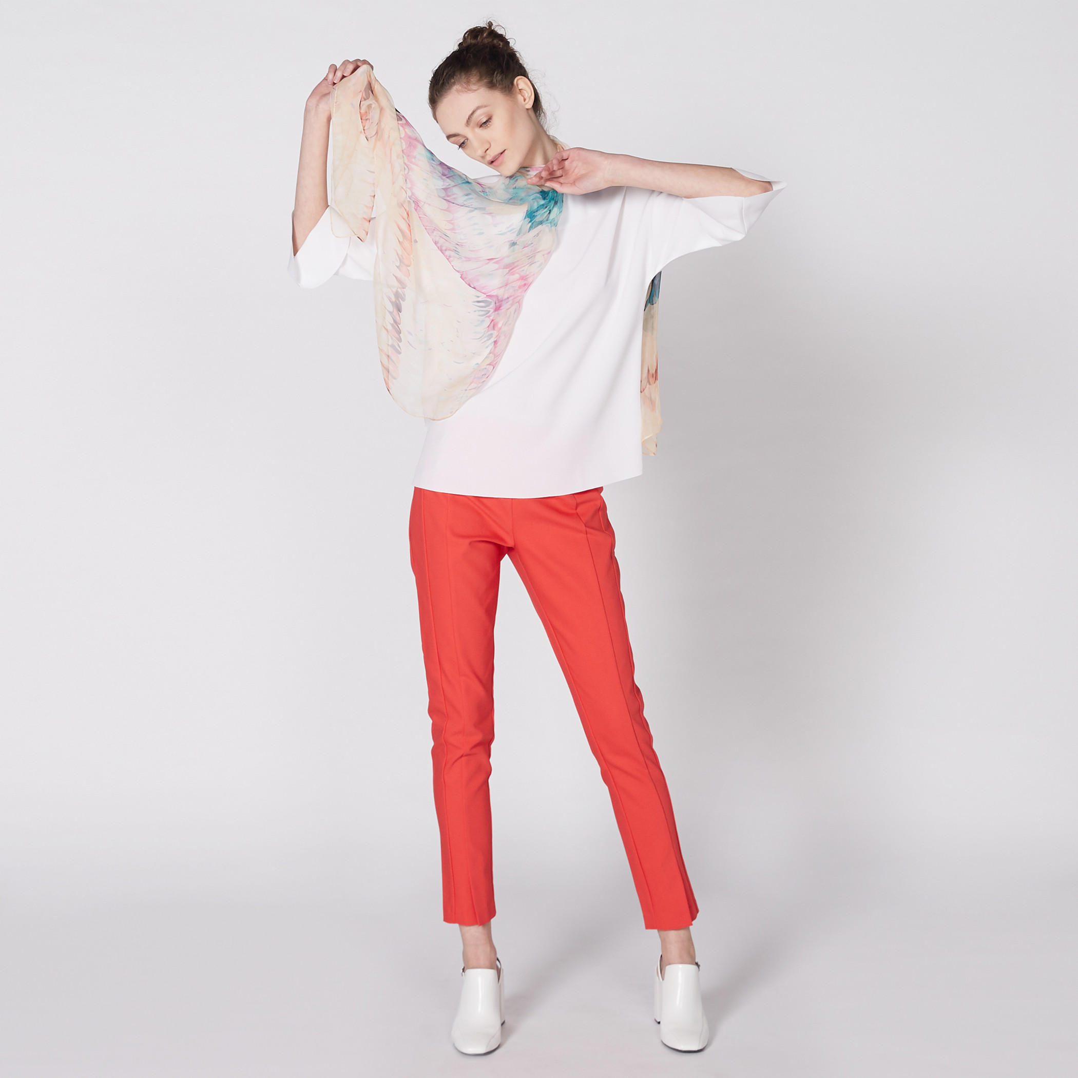 بنطال طويل بخصر مطّاطي وزر من إيل-women-clothing-bottoms-trousers-image-1