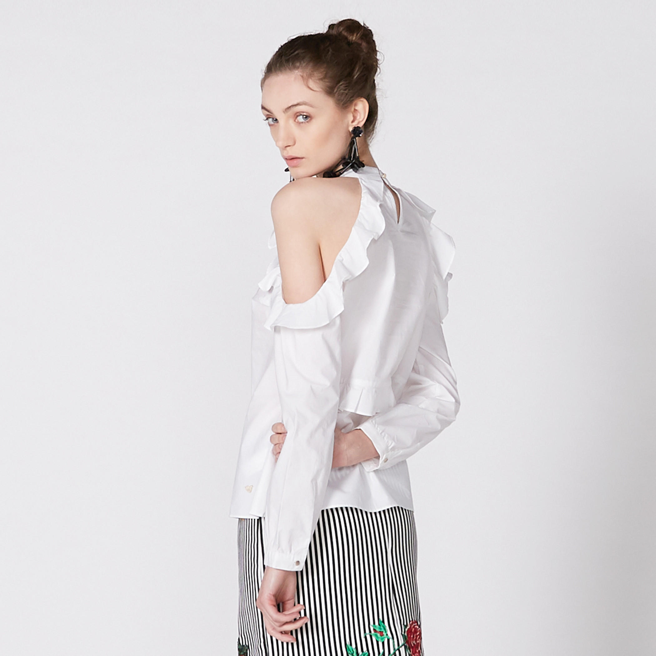 بلوزة بياقة مستديرة وأكمام طويلة مكشوفة الأكتاف من إيل-women-clothing-shirtsandblouses-blouses-image-4