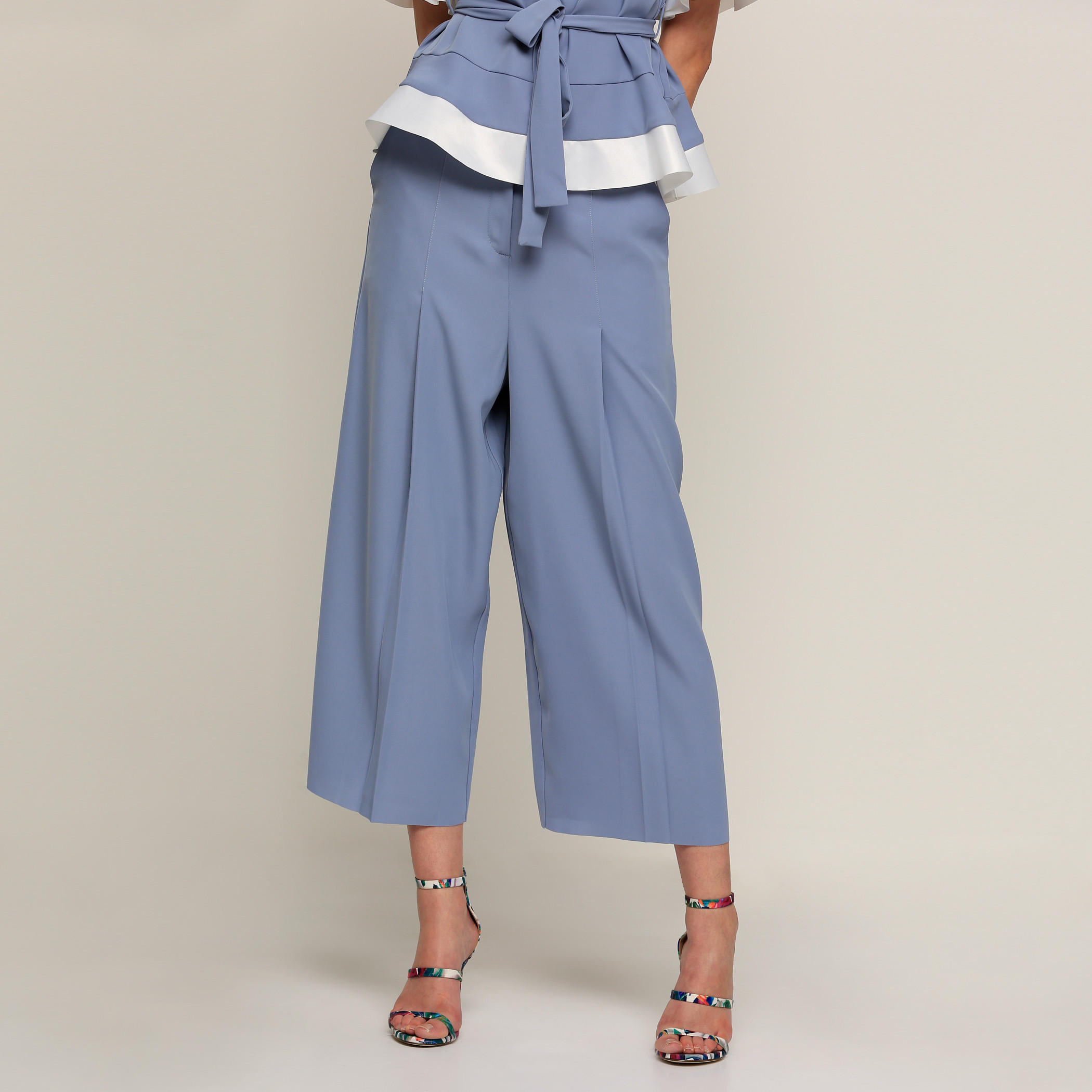 بنطال قصير بخصر مطّاطي وجيوب من إيل-women-clothing-bottoms-trousers-image-1