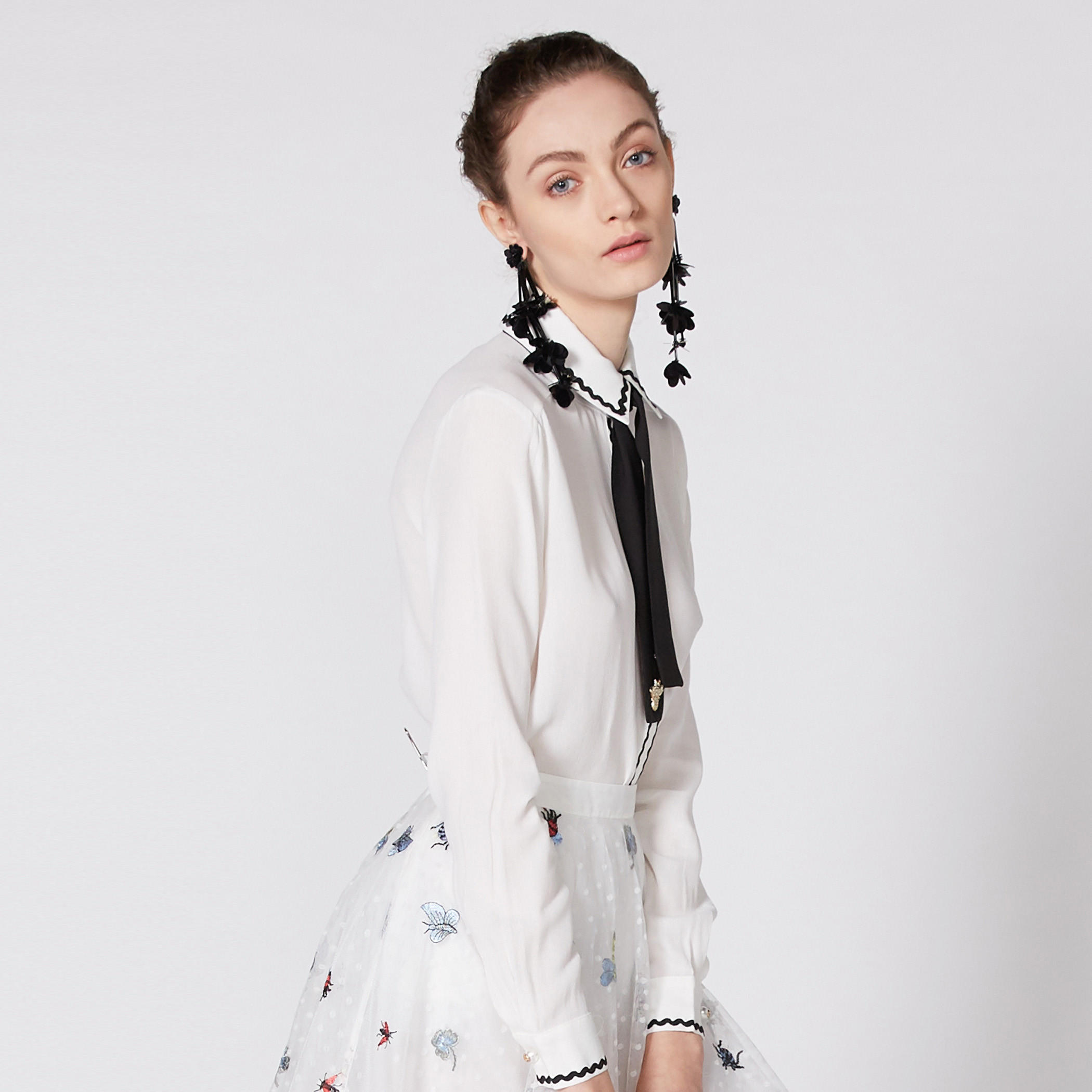 بلوزة مزيّنة بفيونكة مع أكمام طويلة من إيل-women-clothing-shirtsandblouses-blouses-image-1