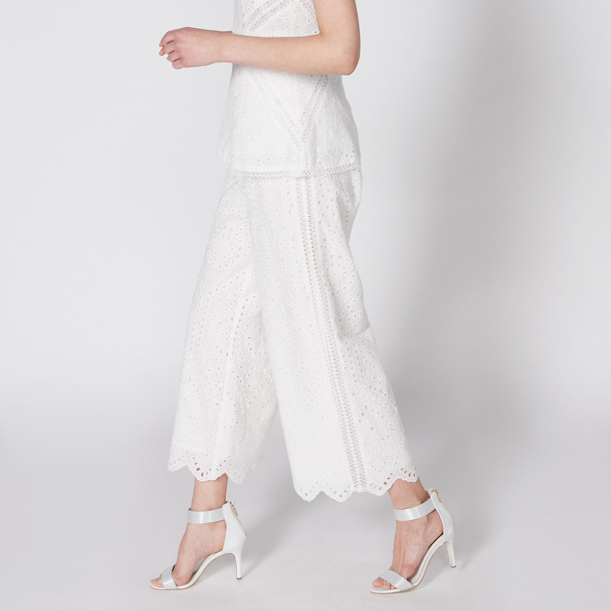 بنطال بالازو طويل بتفاصيل شيفلي-women-clothing-bottoms-trousers-image-3