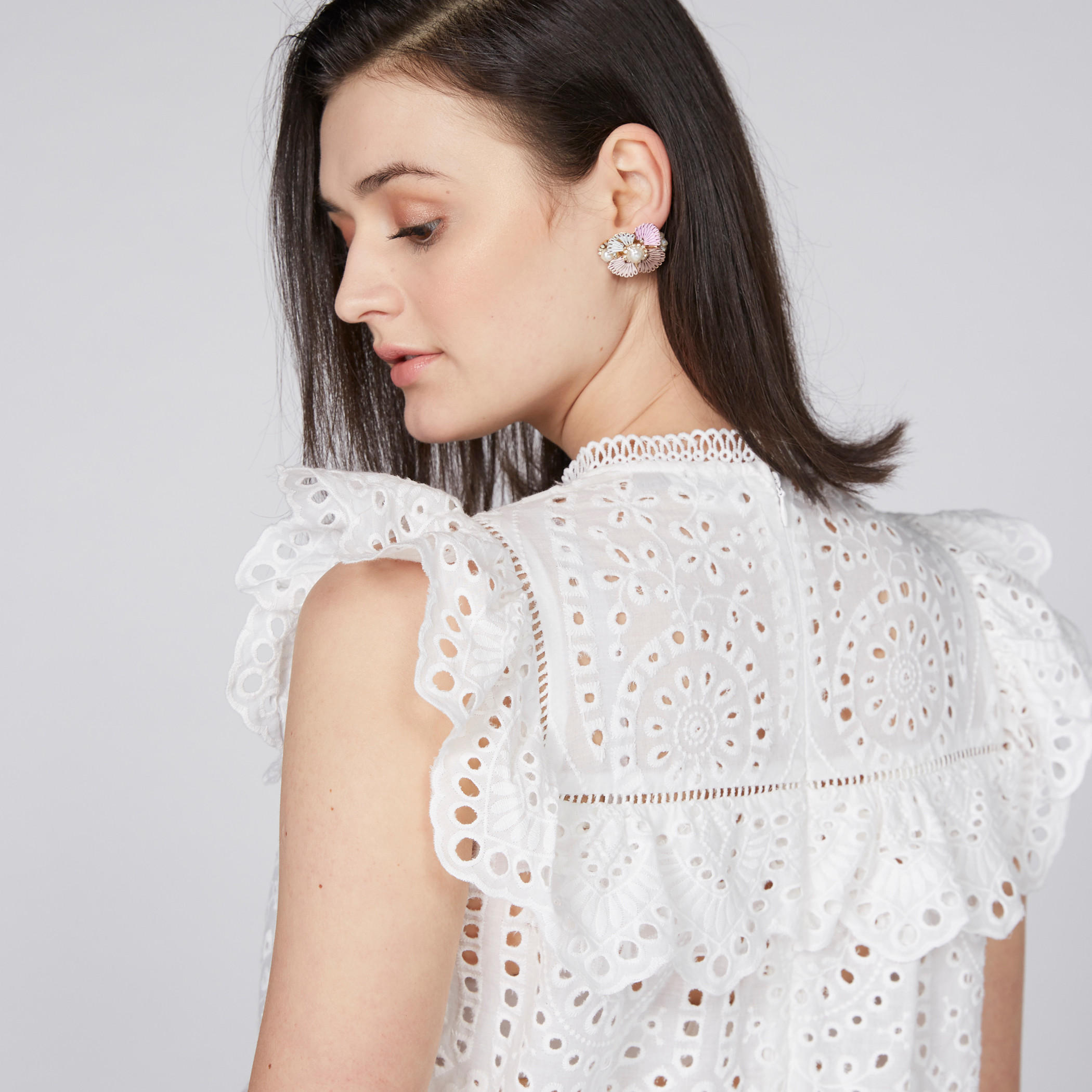 بلوزة بتفاصيل شيفلي وأكمام كاب-women-clothing-shirtsandblouses-blouses-image-1