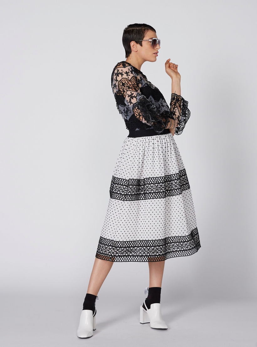 بلوزة مطرّزة بأكمام كشكش من إيل-women-clothing-shirtsandblouses-blouses-image-2