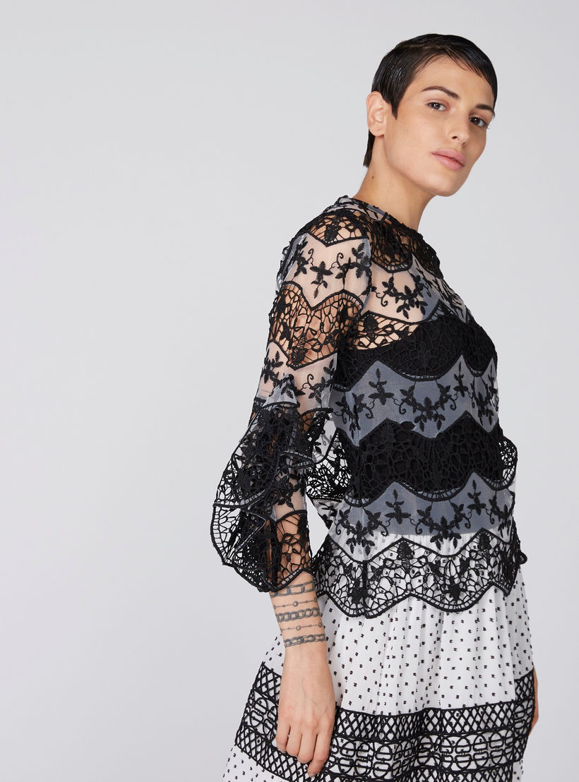 بلوزة مطرّزة بأكمام كشكش من إيل-women-clothing-shirtsandblouses-blouses-image-4