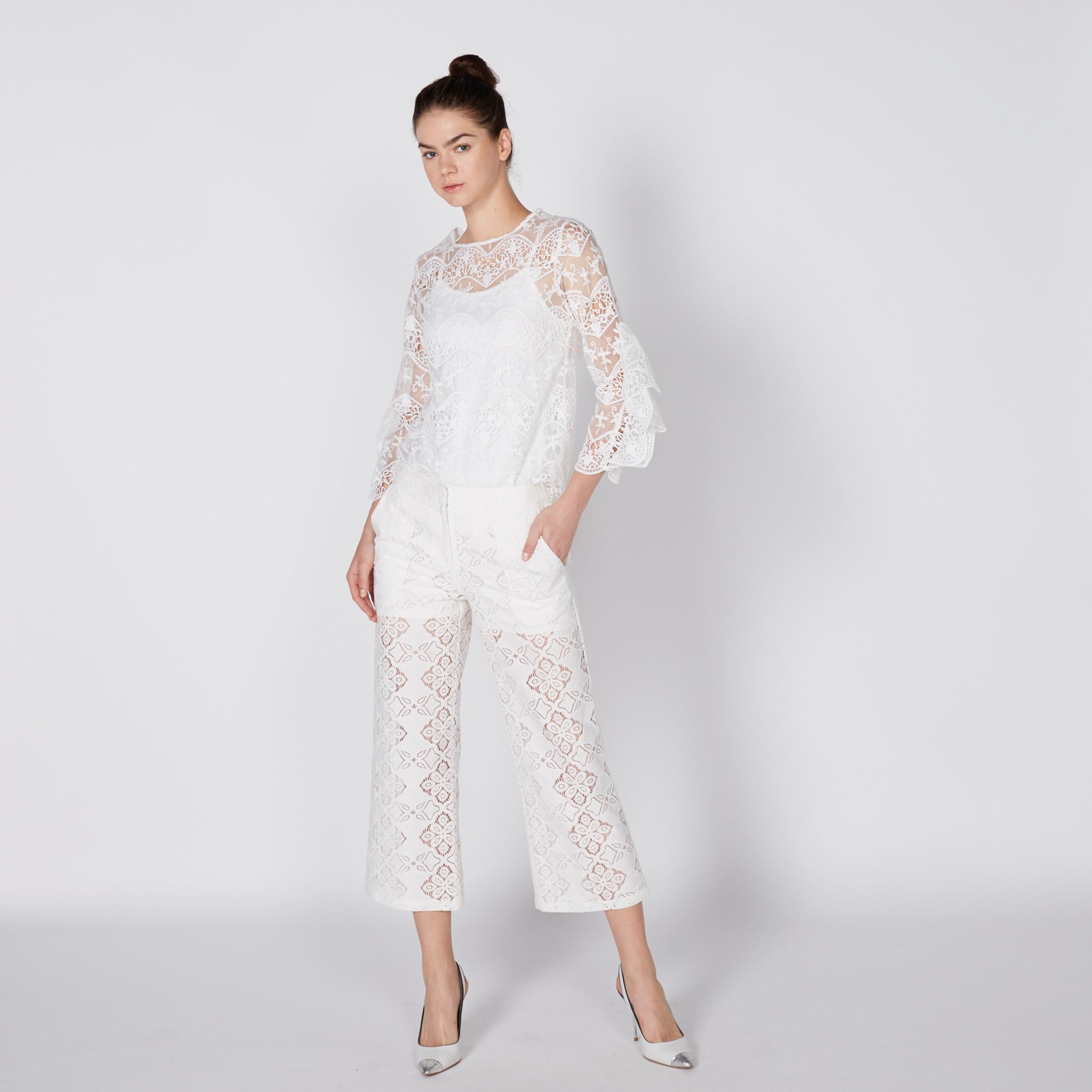 بلوزة مطرّزة بأكمام 3/4 من إيل-women-clothing-shirtsandblouses-blouses-image-2