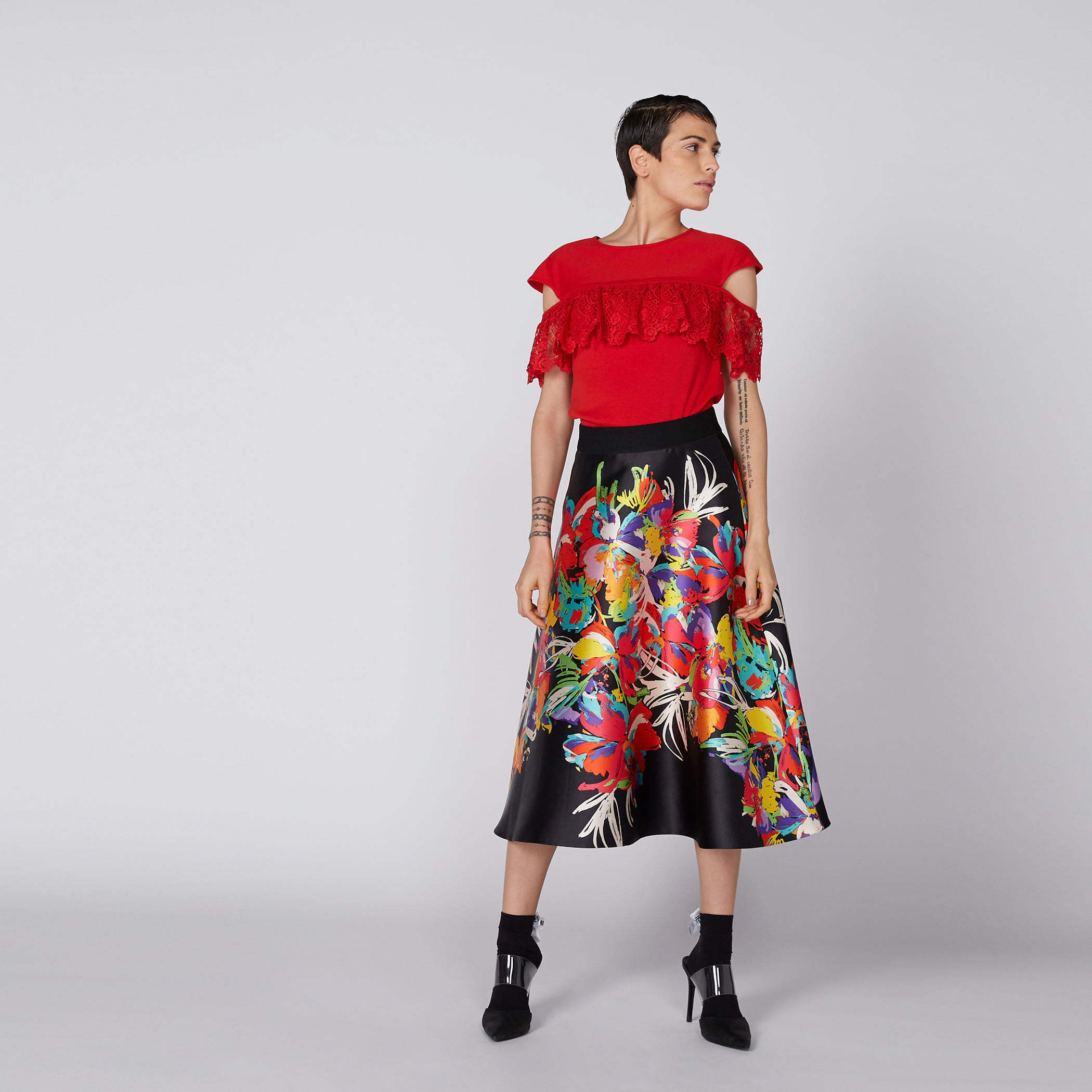 بلوزة بأكمام قصيرة وتفاصيل دانتيل ومشبك إغلاق من إيل-women-clothing-shirtsandblouses-blouses-image-1
