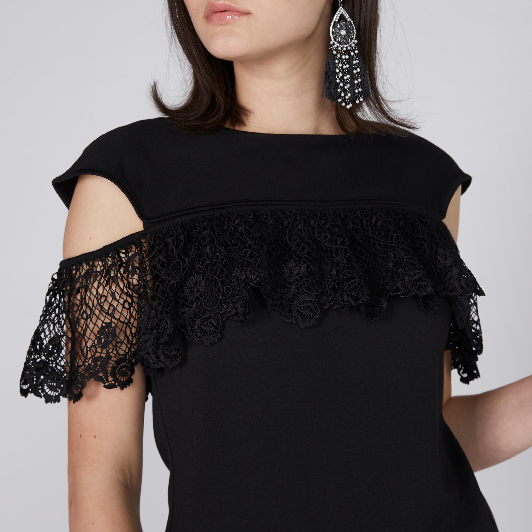 بلوزة بياقة مستديرة وتفاصيل كشكش من إيل-women-clothing-shirtsandblouses-blouses-image-2