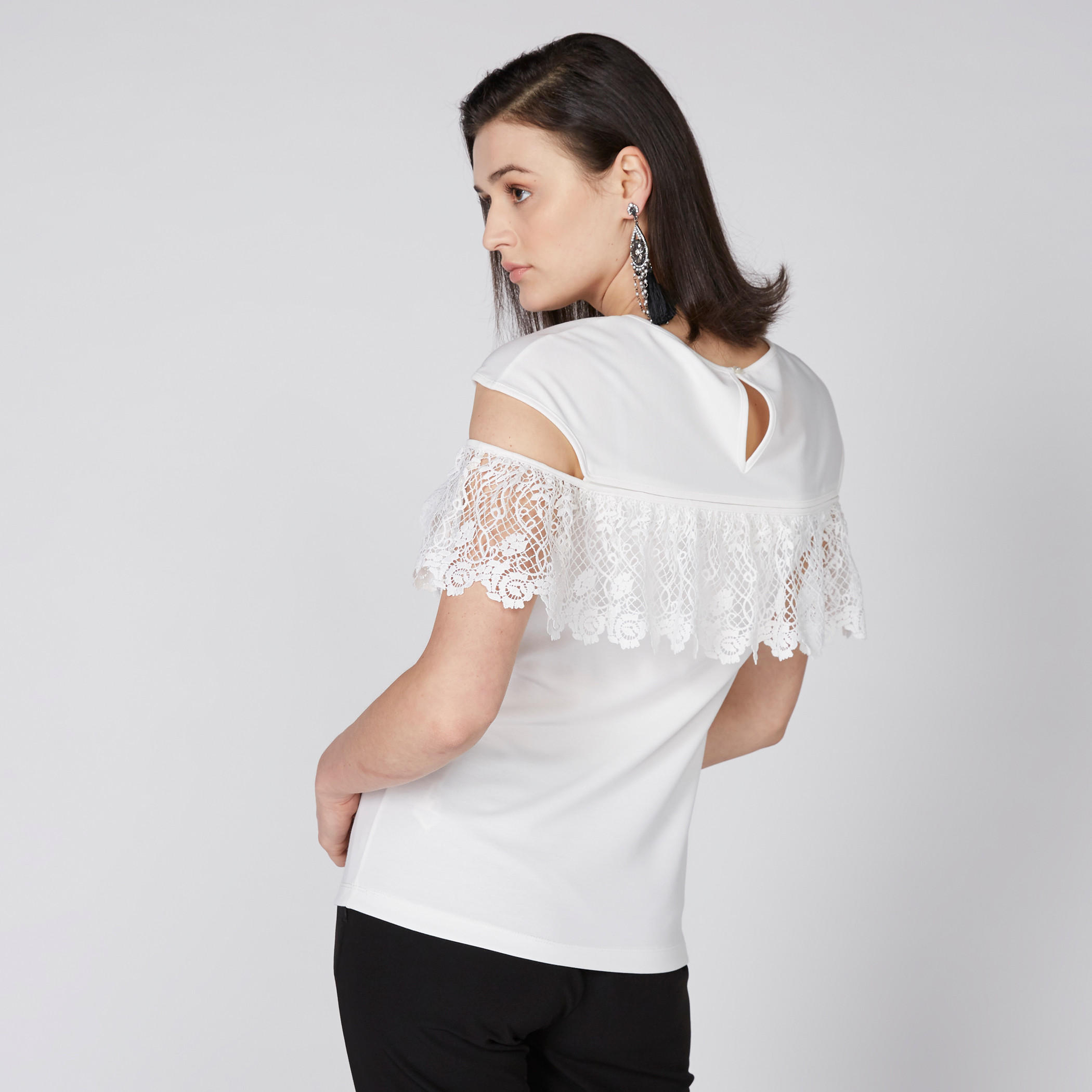 بلوزة بأكمام متصلة وتفاصيل دانتيل-women-clothing-shirtsandblouses-blouses-image-4