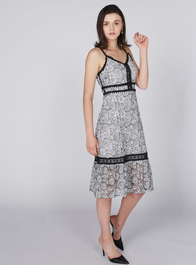فستان متوسط الطول مطرّز بياقة V وحمّالات رفيعة من إيل-women-clothing-dresses-image-1