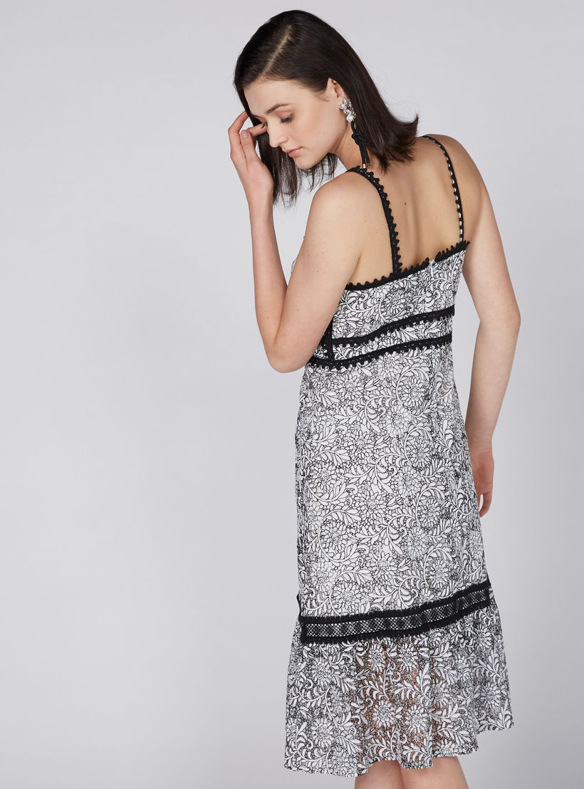 فستان متوسط الطول مطرّز بياقة V وحمّالات رفيعة من إيل-women-clothing-dresses-image-2