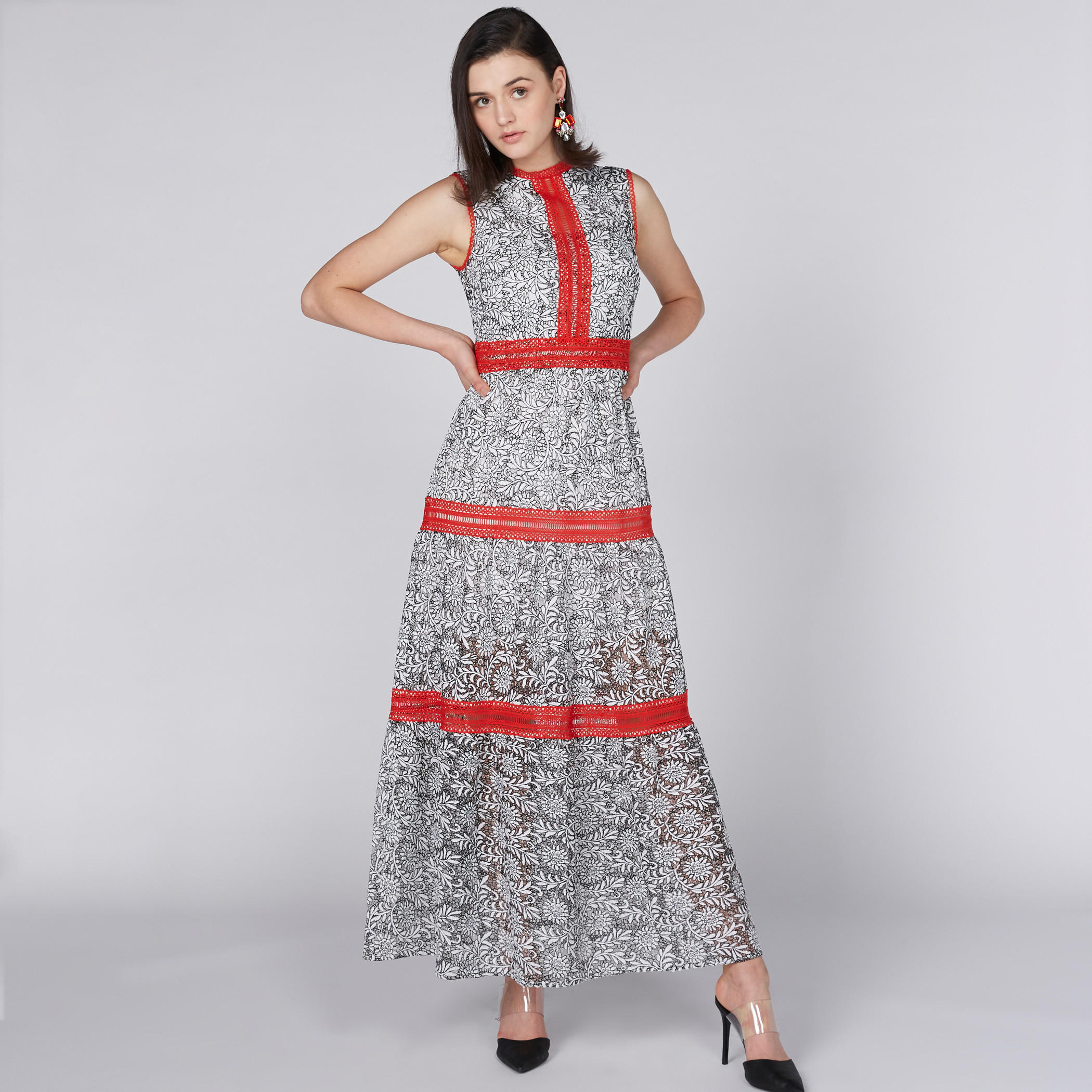 فستان طويل بياقة عالية وتفاصيل دانتيل وطبعات من إيل-women-clothing-dresses-image-1