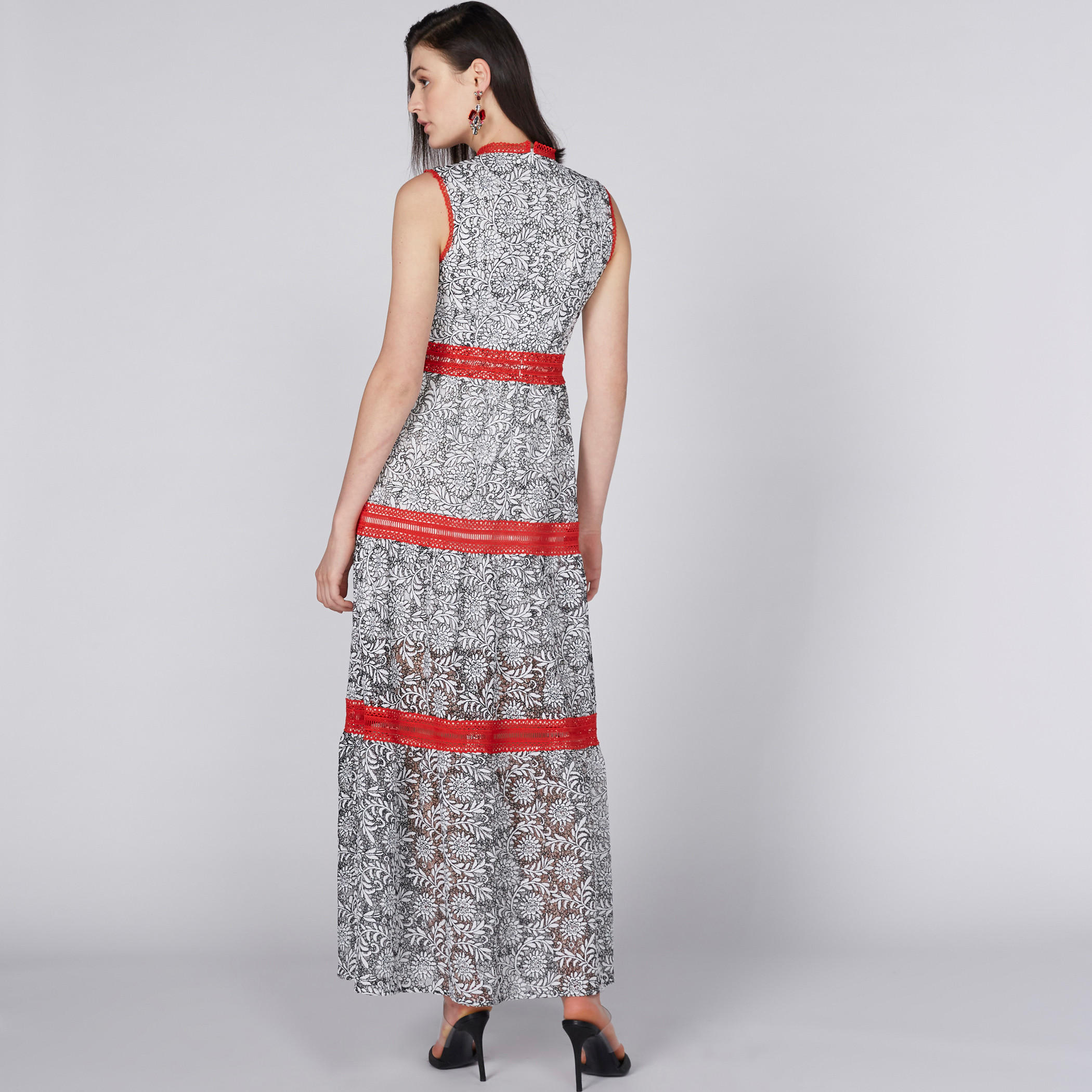 فستان طويل بياقة عالية وتفاصيل دانتيل وطبعات من إيل-women-clothing-dresses-image-4