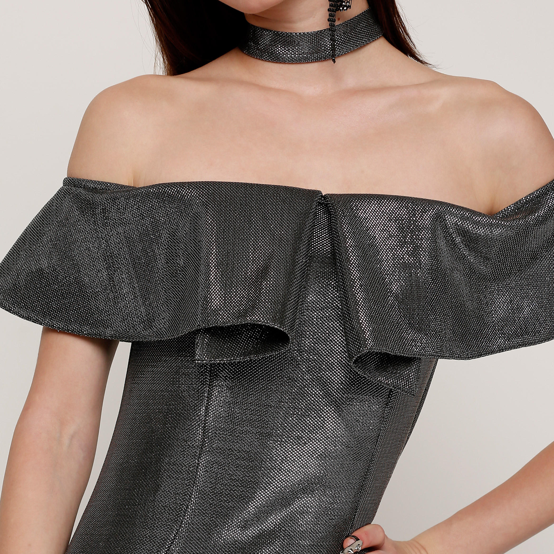 فستان متوسط الطول بأكتاف مكشوفة وياقة طوق من إيل-women-clothing-dresses-image-4