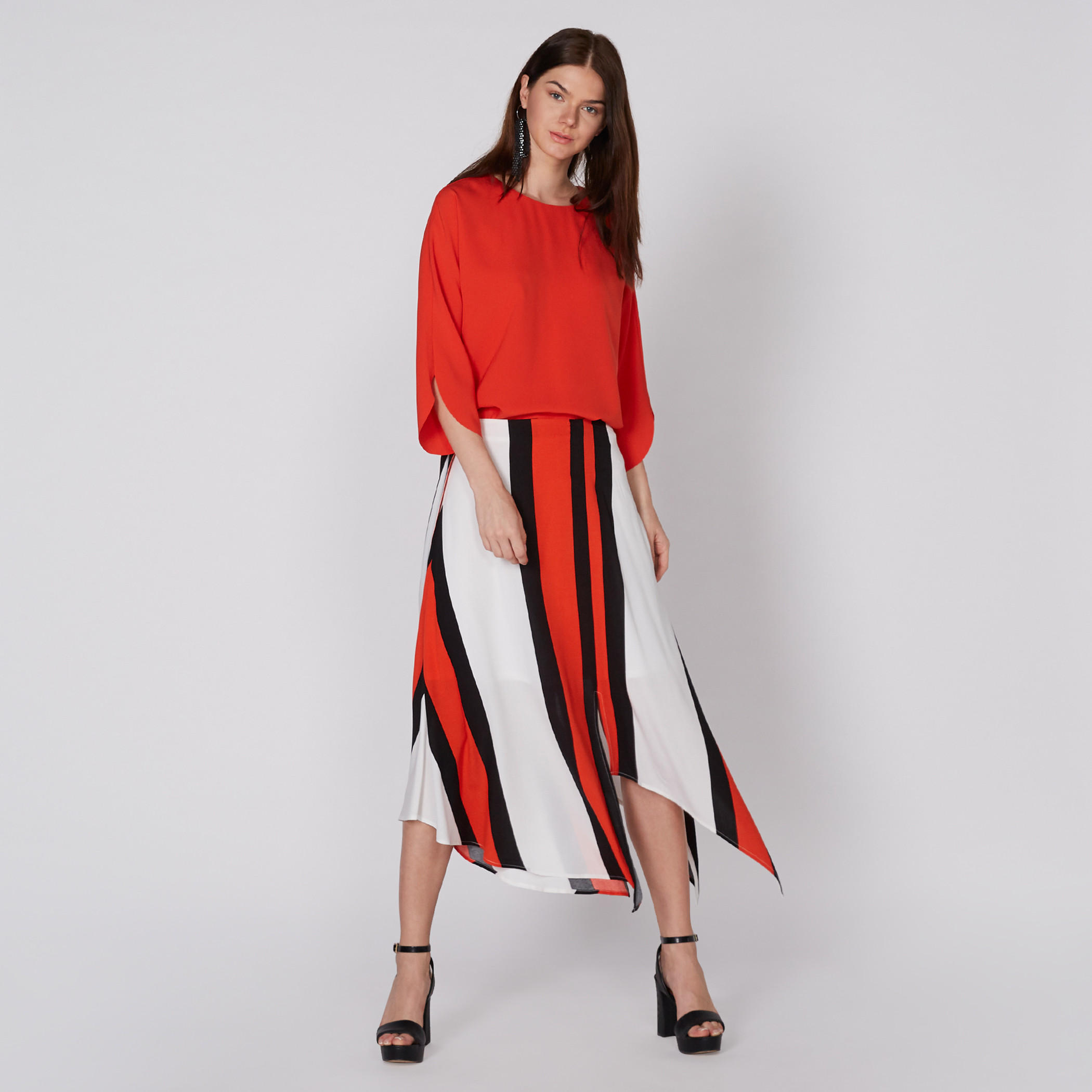 بلوزة بياقة مستديرة وأكمام 3/4 من إيل-women-clothing-shirtsandblouses-blouses-image-2