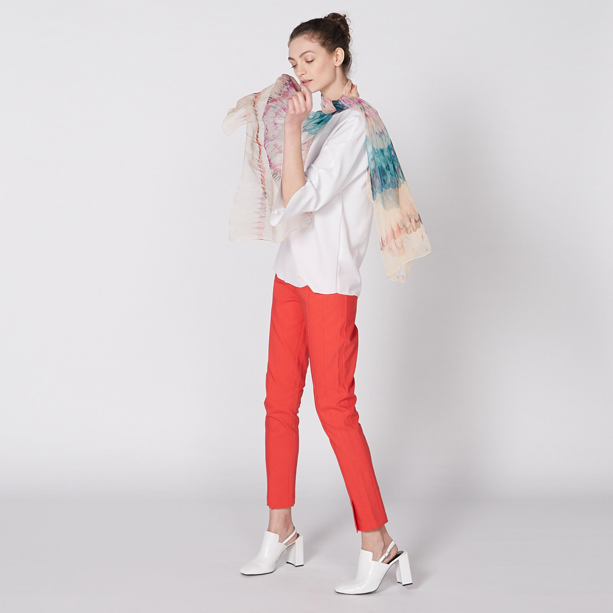 بلوزة بياقة مستديرة وأكمام 3/4 من إيل-women-clothing-shirtsandblouses-blouses-image-2