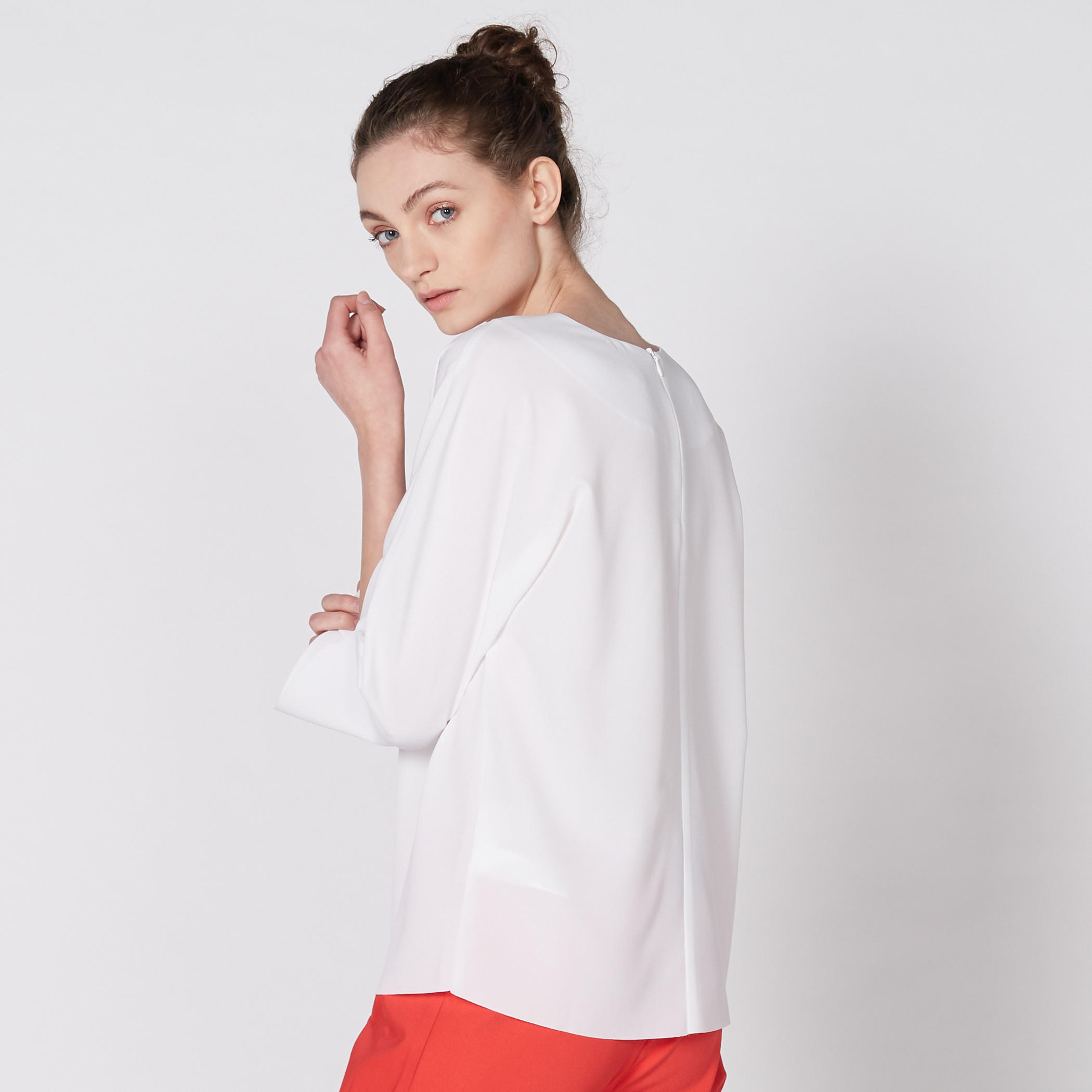 بلوزة بياقة مستديرة وأكمام 3/4 من إيل-women-clothing-shirtsandblouses-blouses-image-3