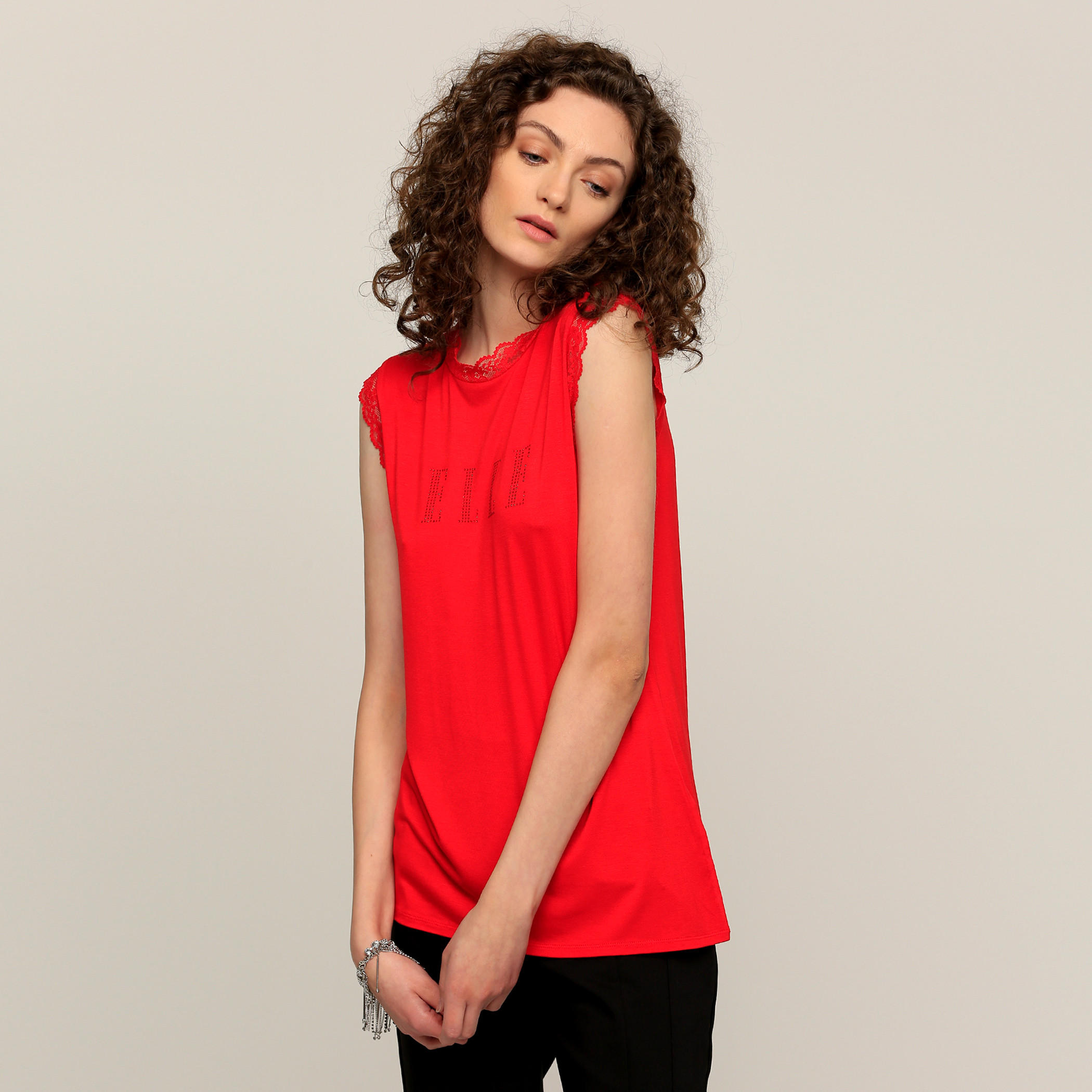 تيشيرت دون أكمام مزيّن بتفاصيل دانتيل من إيل-women-clothing-shirtsandblouses-blouses-image-6