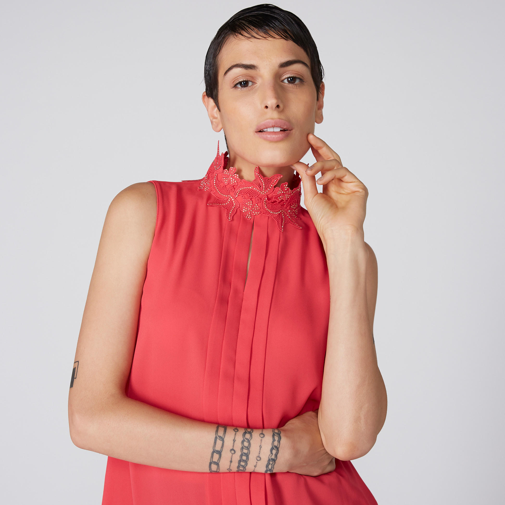 بلوزة دون أكمام بياقة عالية وتفاصيل دانتيل من إيل-women-clothing-shirtsandblouses-blouses-image-1
