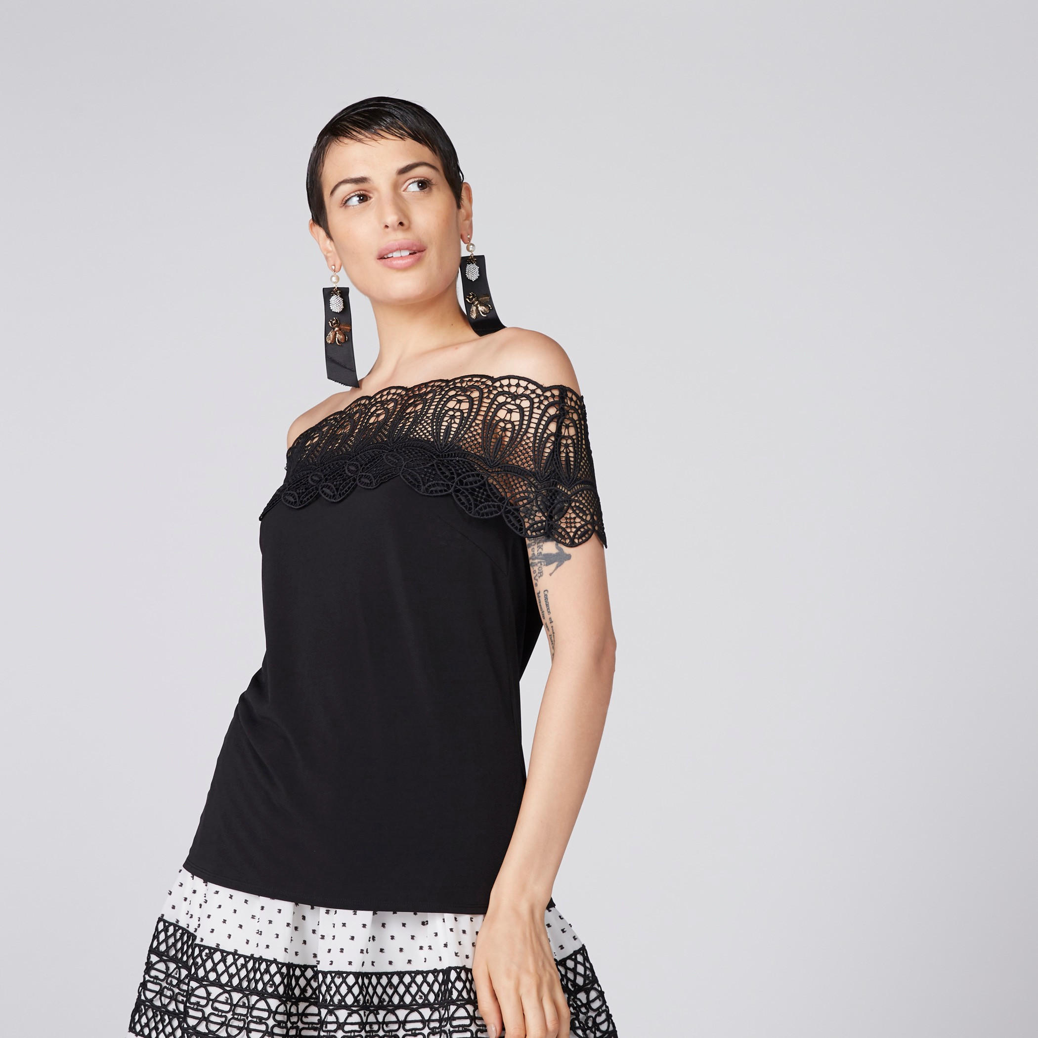 بلوزة مكشوفة الأكتاف بتفاصيل دانتيل من إيل-women-clothing-shirtsandblouses-blouses-image-2