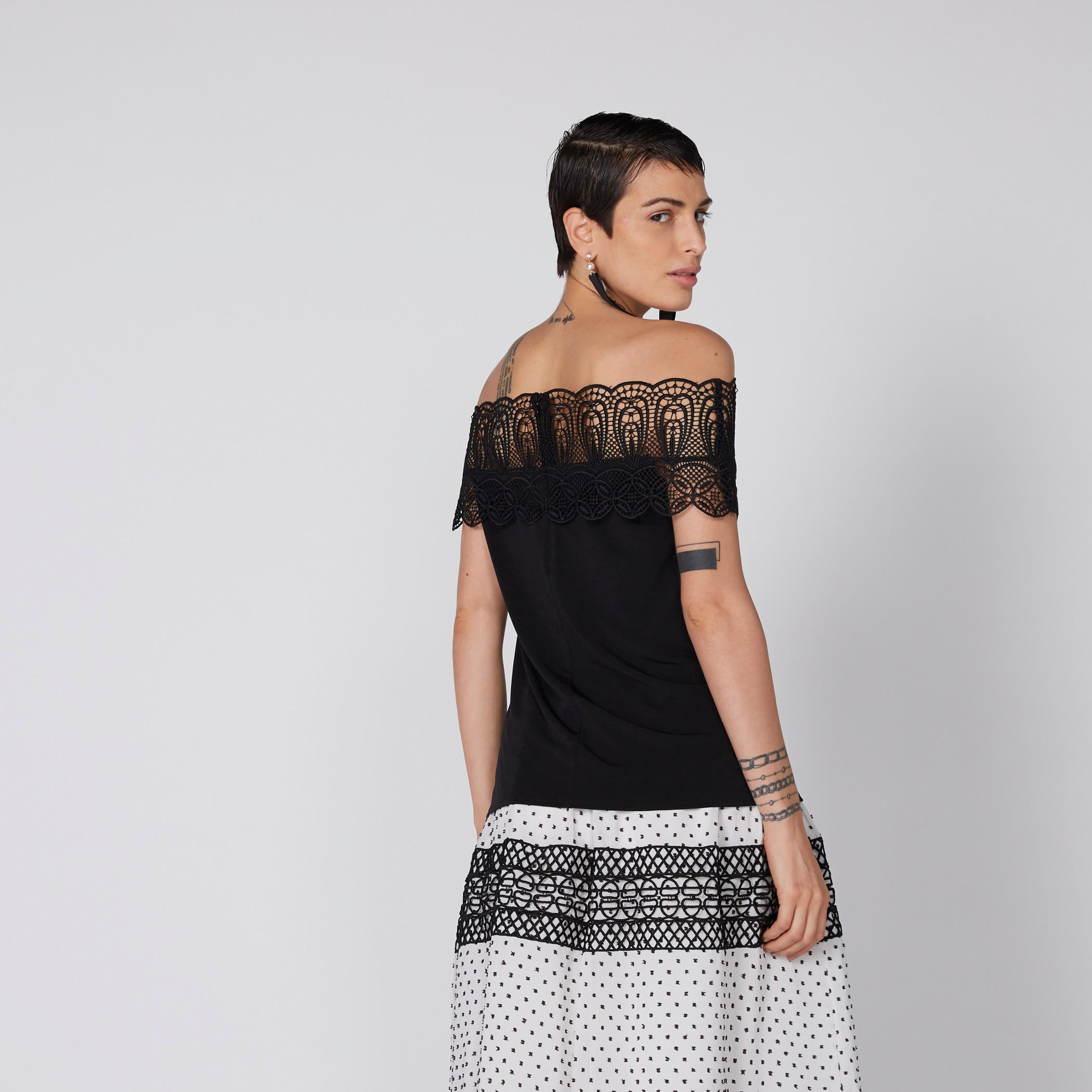 بلوزة مكشوفة الأكتاف بتفاصيل دانتيل من إيل-women-clothing-shirtsandblouses-blouses-image-3