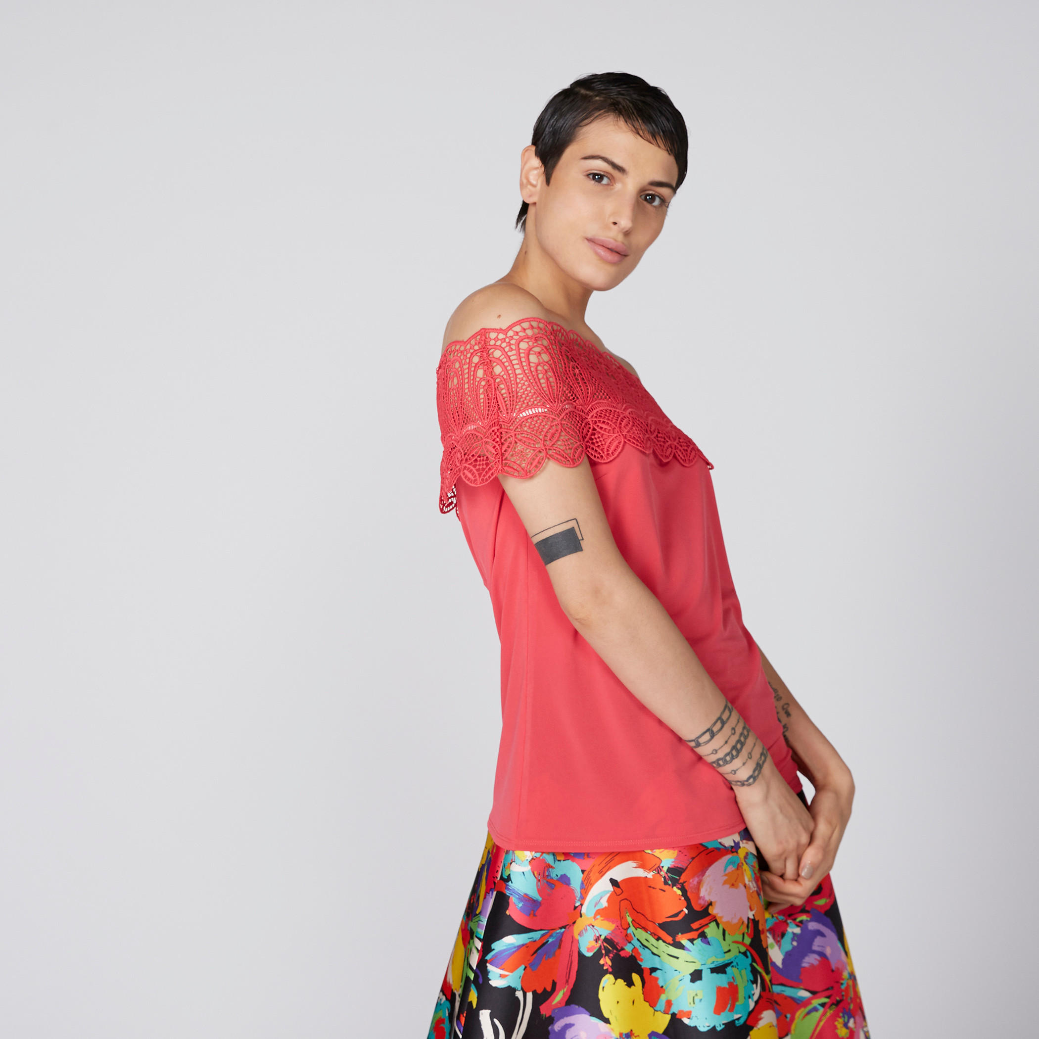 بلوزة مكشوفة الأكتاف بتفاصيل دانتيل من إيل-women-clothing-shirtsandblouses-blouses-image-2