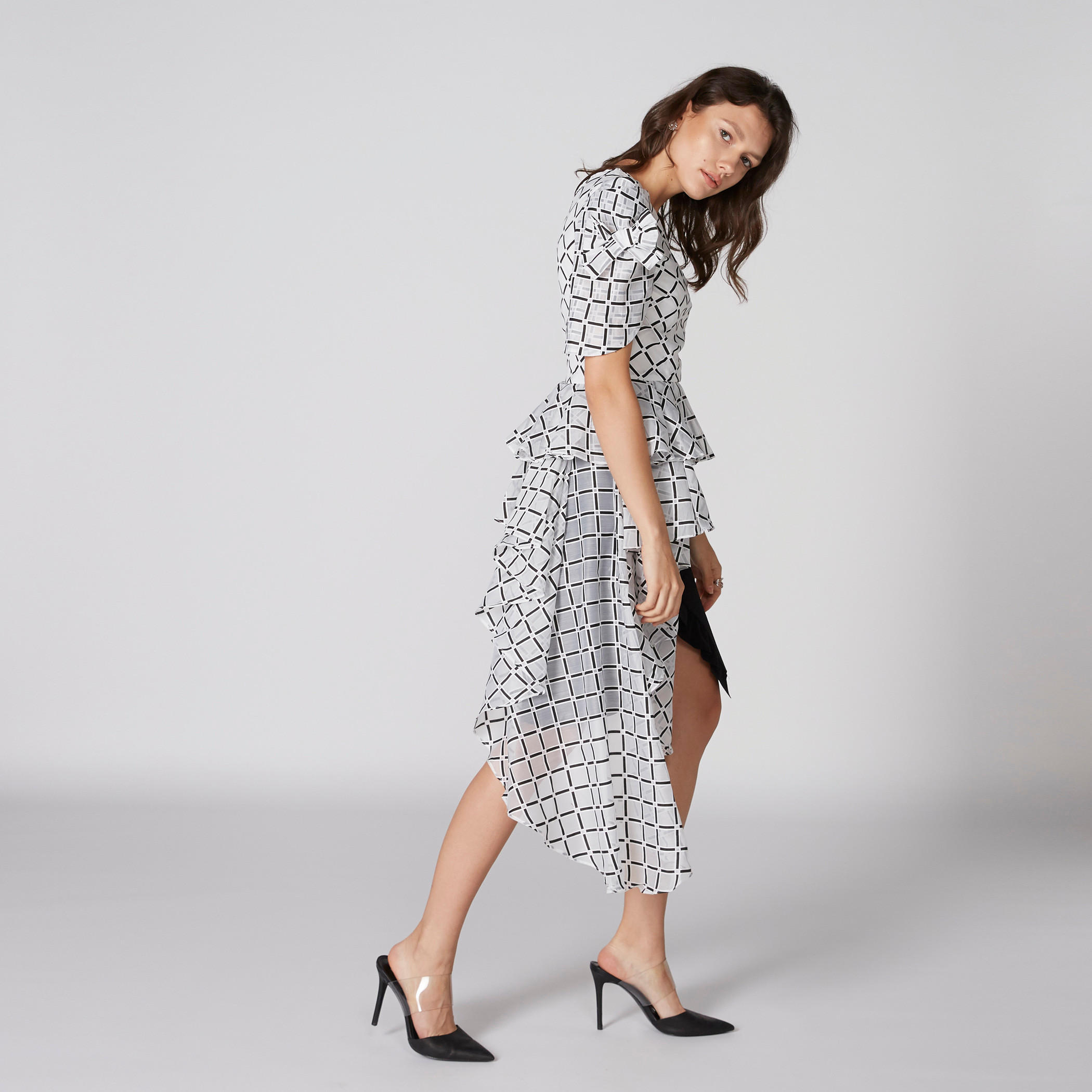 بلوزة بكشكش على الخصر وكتف واحد وفيونكة وتفاصيل كشكش وطبعات من إيل-women-clothing-shirtsandblouses-blouses-image-1