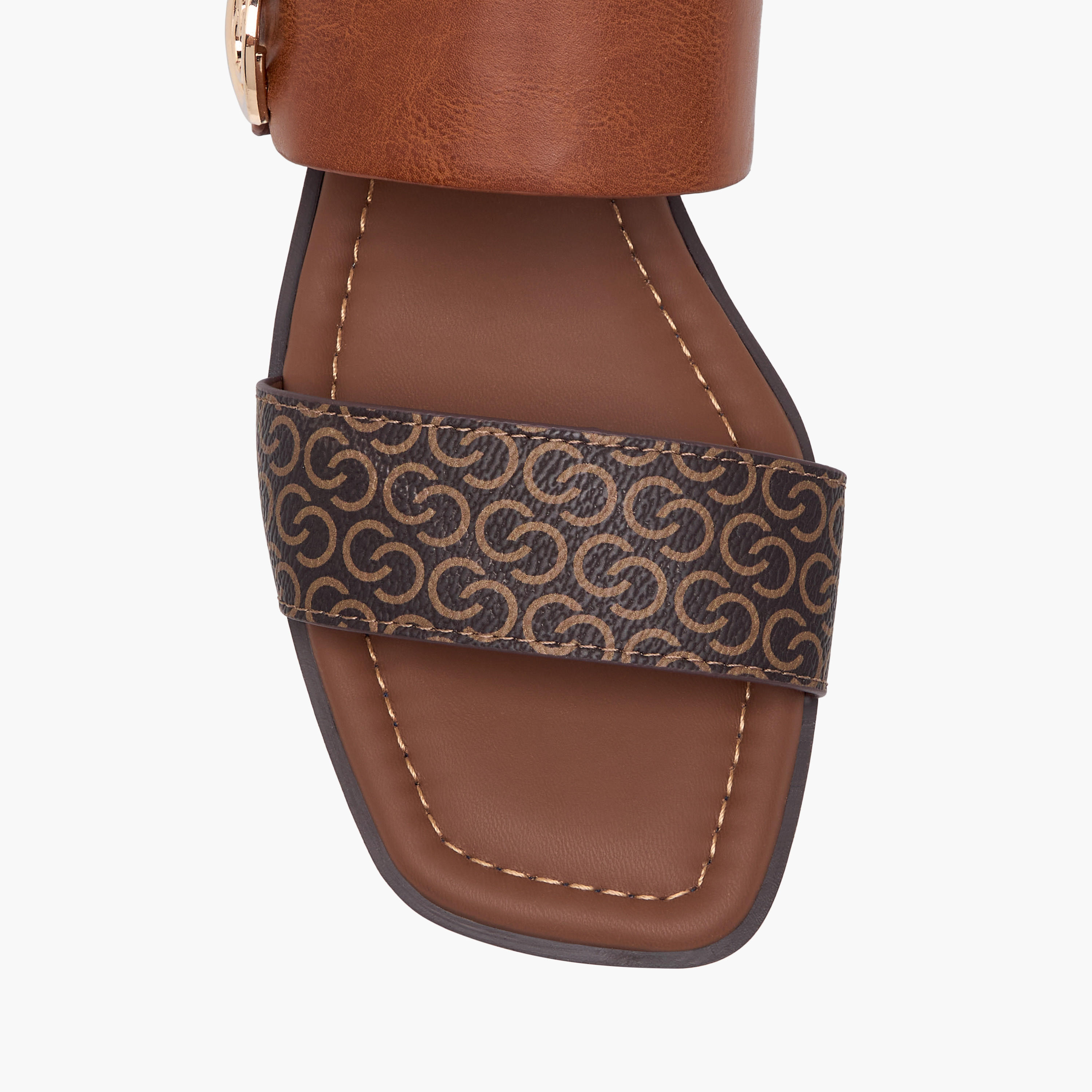 صندل سهل الارتداء بطبعات من سيليست-women-shoes-flats-sandals-image-4