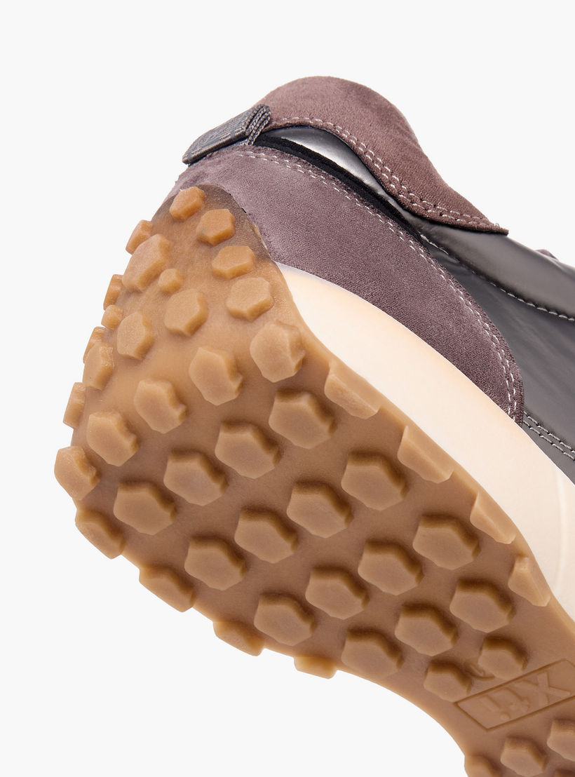 حذاء سنيكرز نسائي برقبة كاحل برباط وتصميم معدني من إكس تي آي-women-shoes-sneakers-image-5