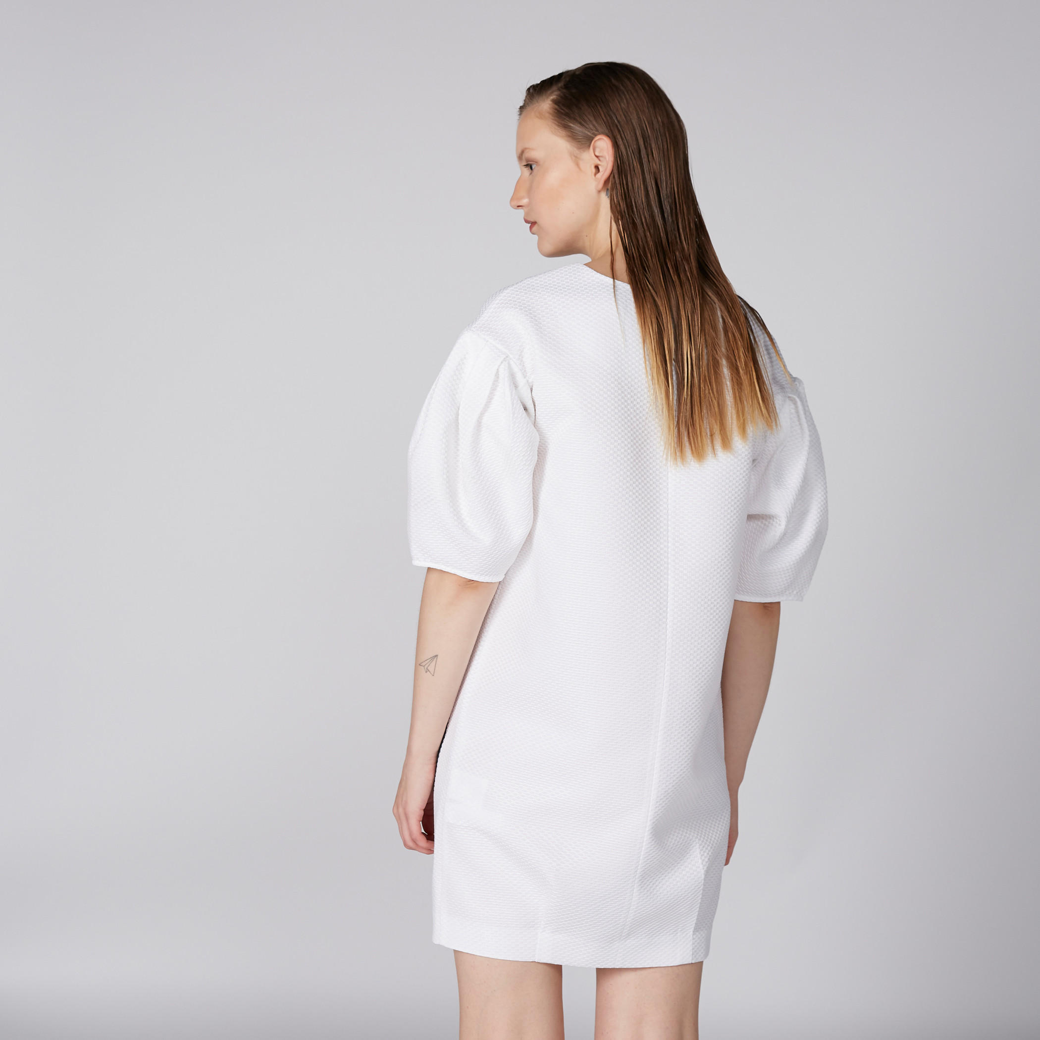 فستان تيشيرت بياقة مستديرة وأكمام قصيرة وطبعات من إيل-women-clothing-dresses-image-3