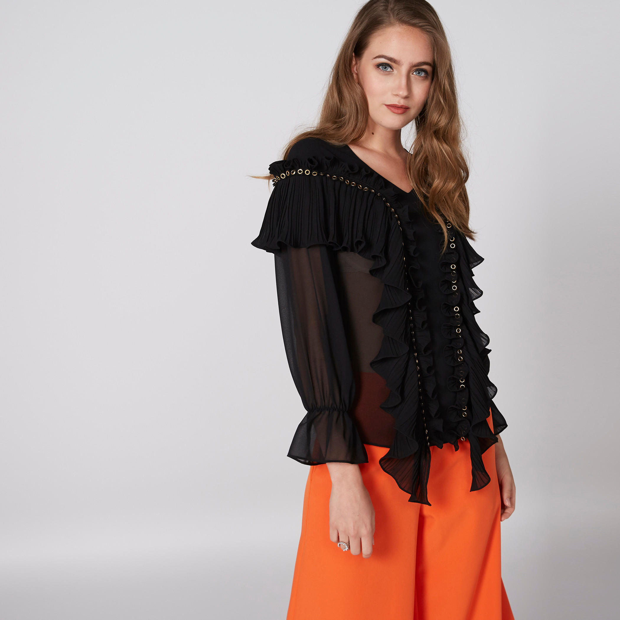 بلوزة بياقة V وأكمام طويلة وتفاصيل كشكش من إيل-women-clothing-shirtsandblouses-blouses-image-4
