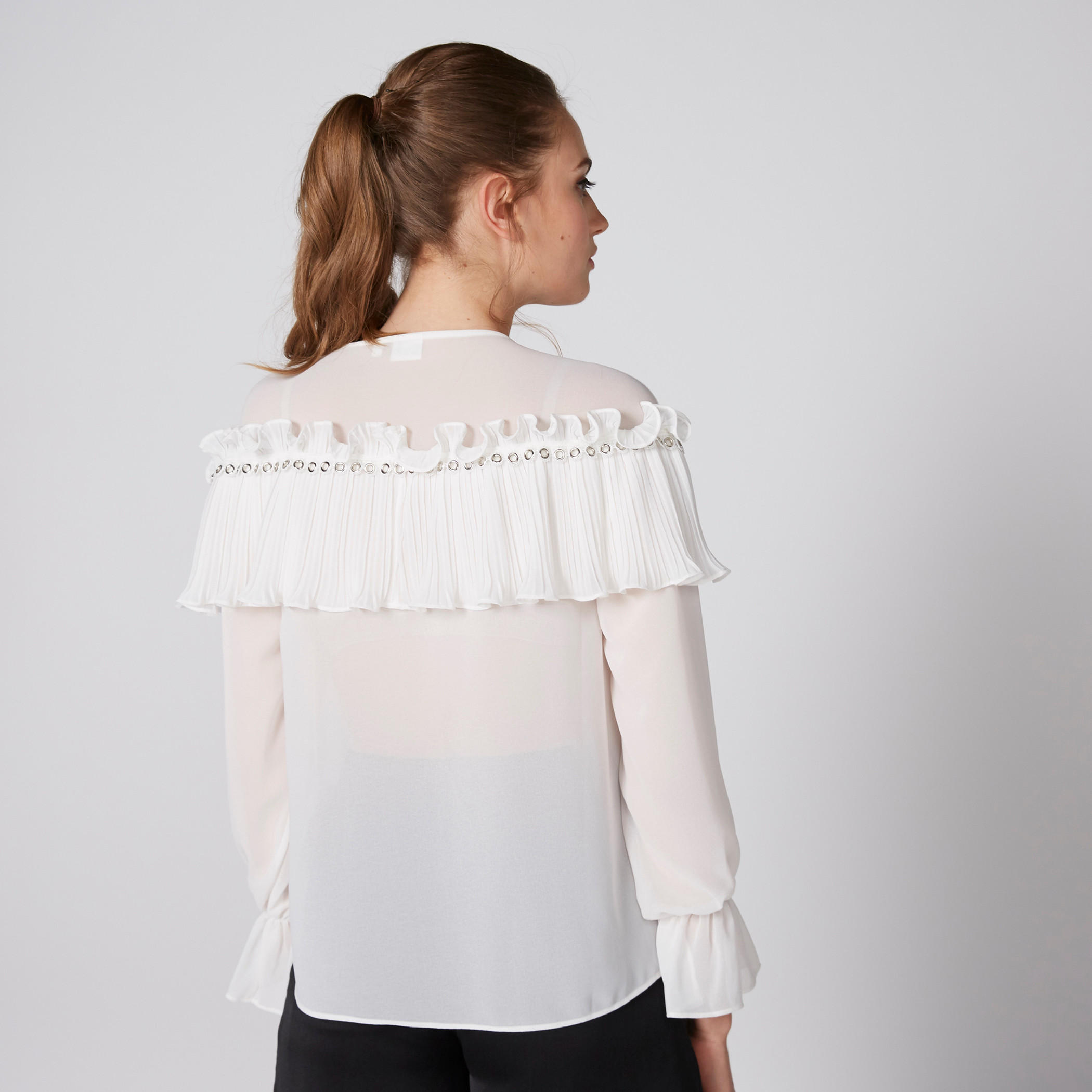 بلوزة بياقة V وأكمام طويلة وتفاصيل دانتيل من إيل-women-clothing-shirtsandblouses-blouses-image-2