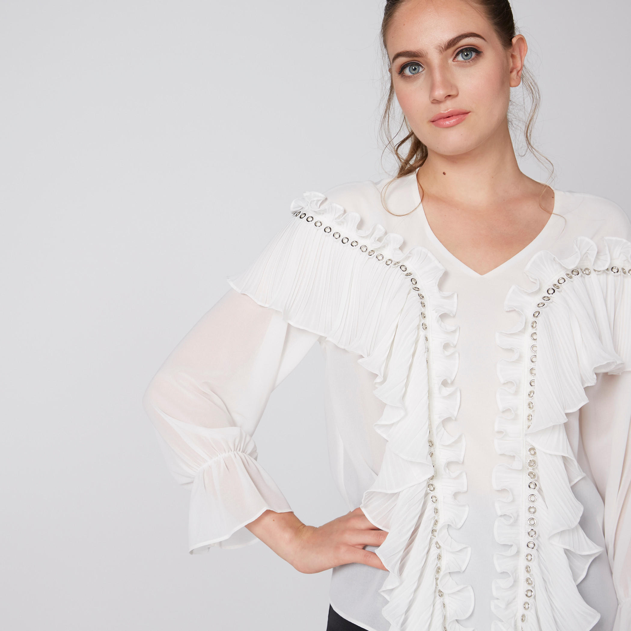 بلوزة بياقة V وأكمام طويلة وتفاصيل دانتيل من إيل-women-clothing-shirtsandblouses-blouses-image-4
