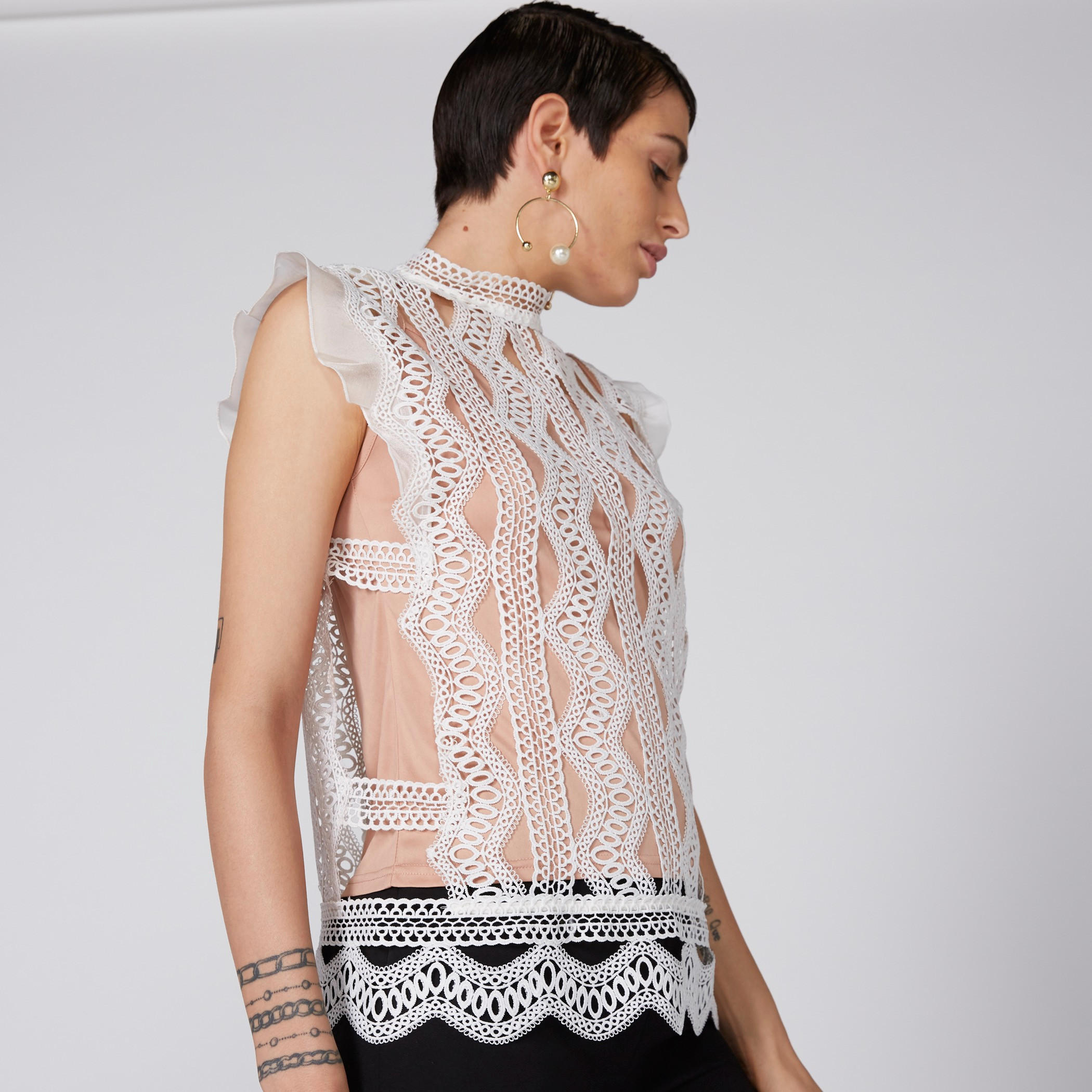 بلوزة دون أكمام بتفاصيل دانتيل من إيل-women-clothing-shirtsandblouses-blouses-image-1