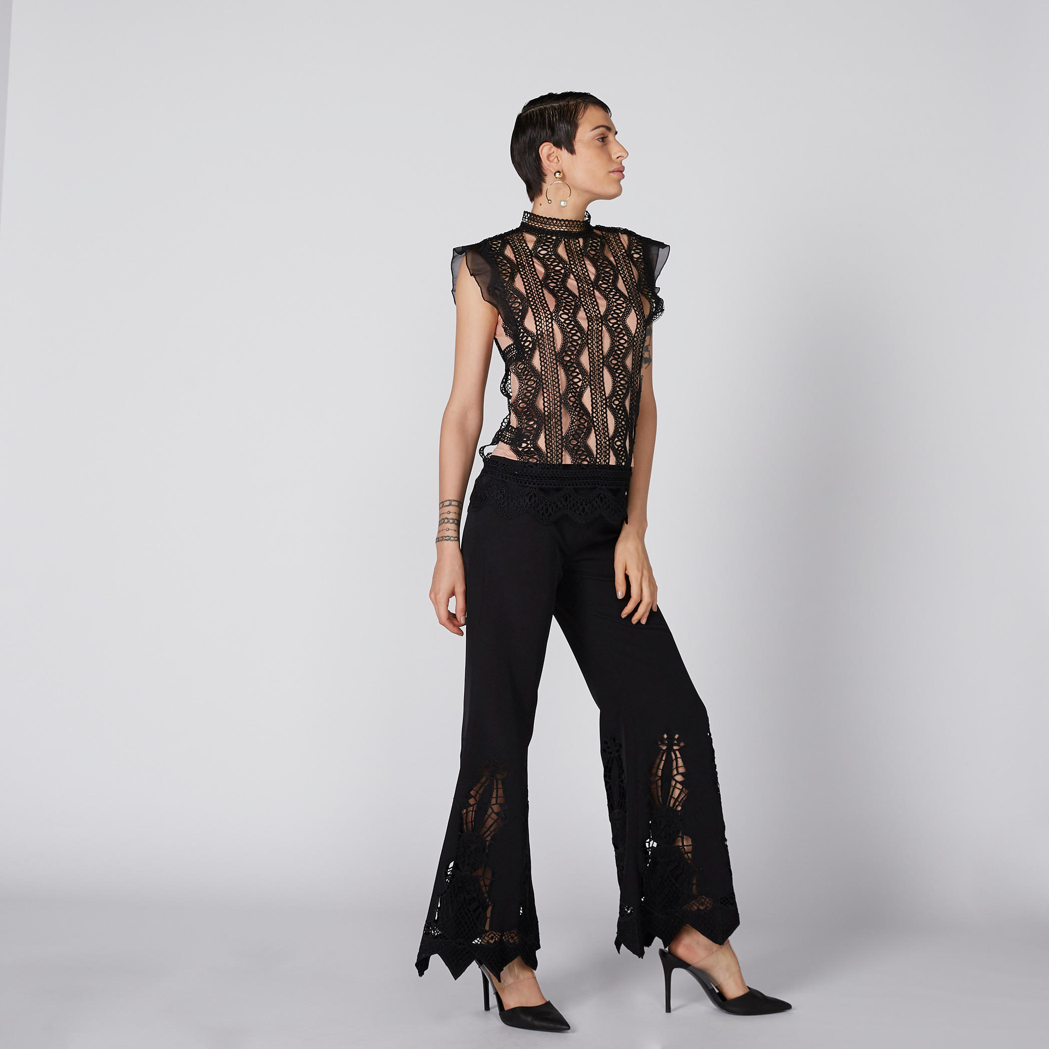 بلوزة متعددة الطبقات بزر إغلاق وتفاصيل دانتيل-women-clothing-shirtsandblouses-blouses-image-4
