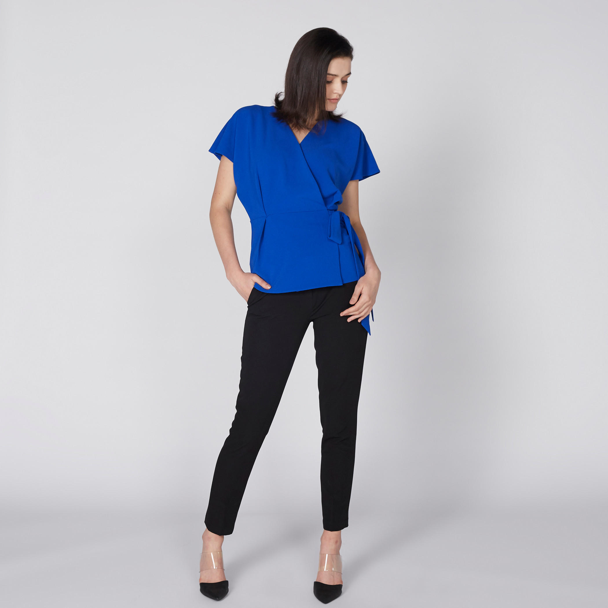 بلوزة بأكمام قصيرة ورباط-women-clothing-shirtsandblouses-blouses-image-1