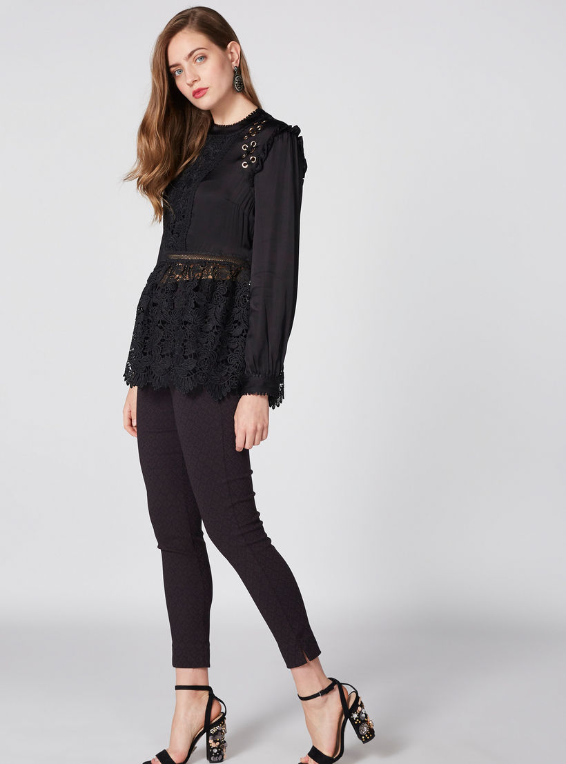بلوزة بياقة مستديرة وأكمام طويلة وتفاصيل دانتيل من إيل-women-clothing-shirtsandblouses-blouses-image-1