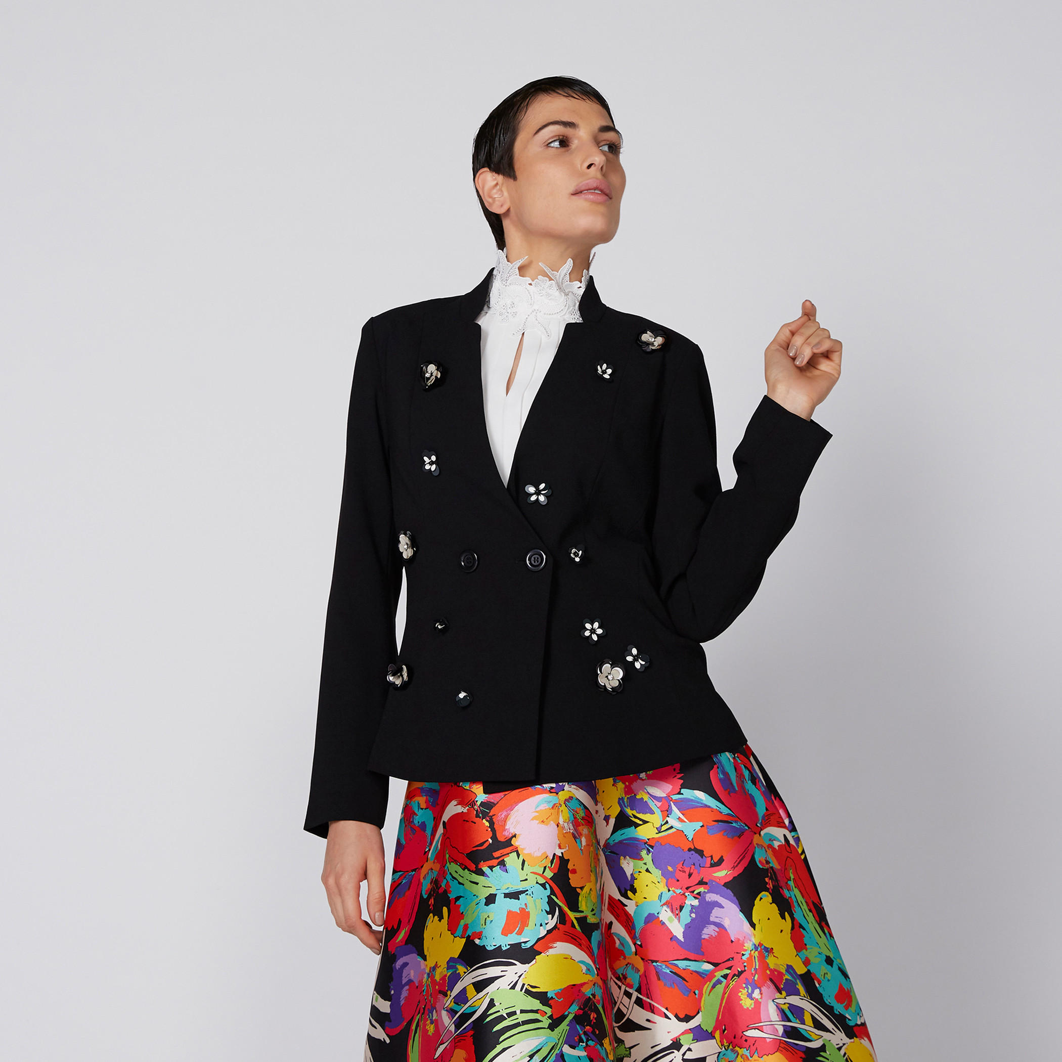 جاكيت بتفاصيل مزخرفة وأكمام طويلة وزر إغلاق من إيل-women-winterwear-coatsandjackets-jackets-image-1